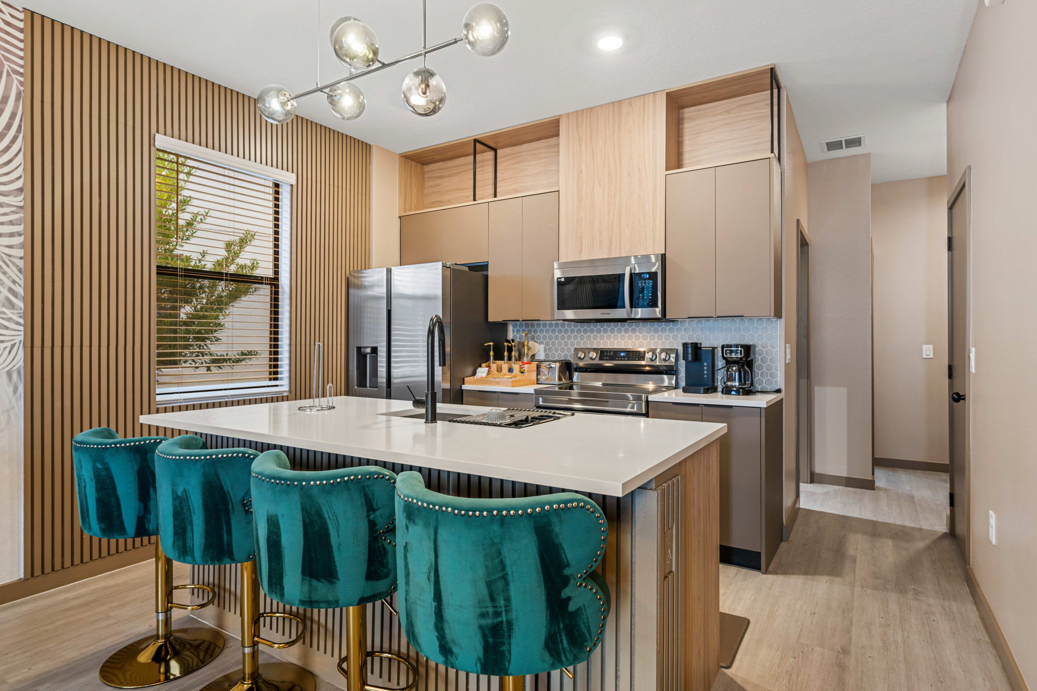 Cozy townhouse w/ heated pool & workspace