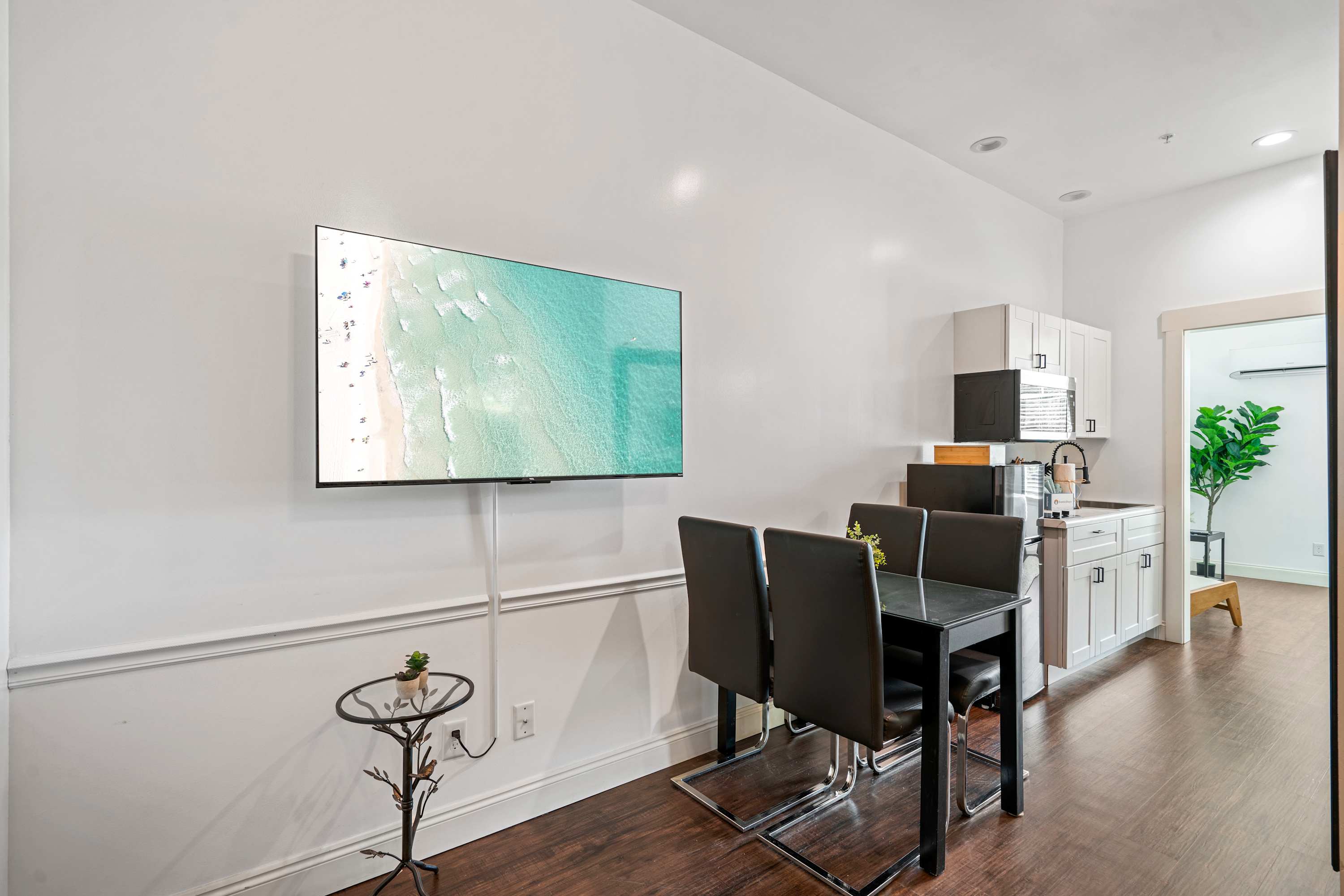 30A Inn Suites Superior Room King Queen 22 2