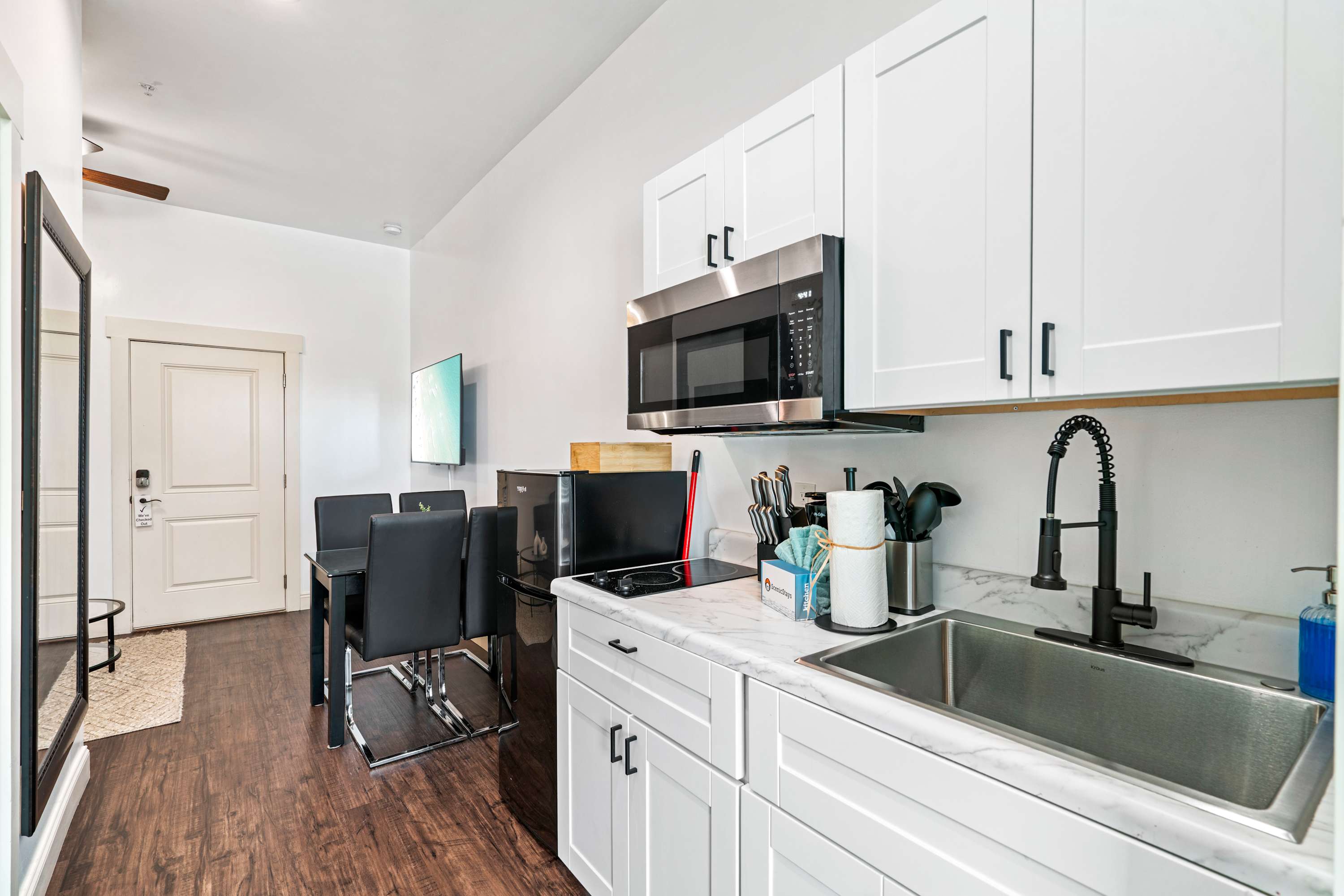 30A Inn Suites Superior Room King Queen 22 6