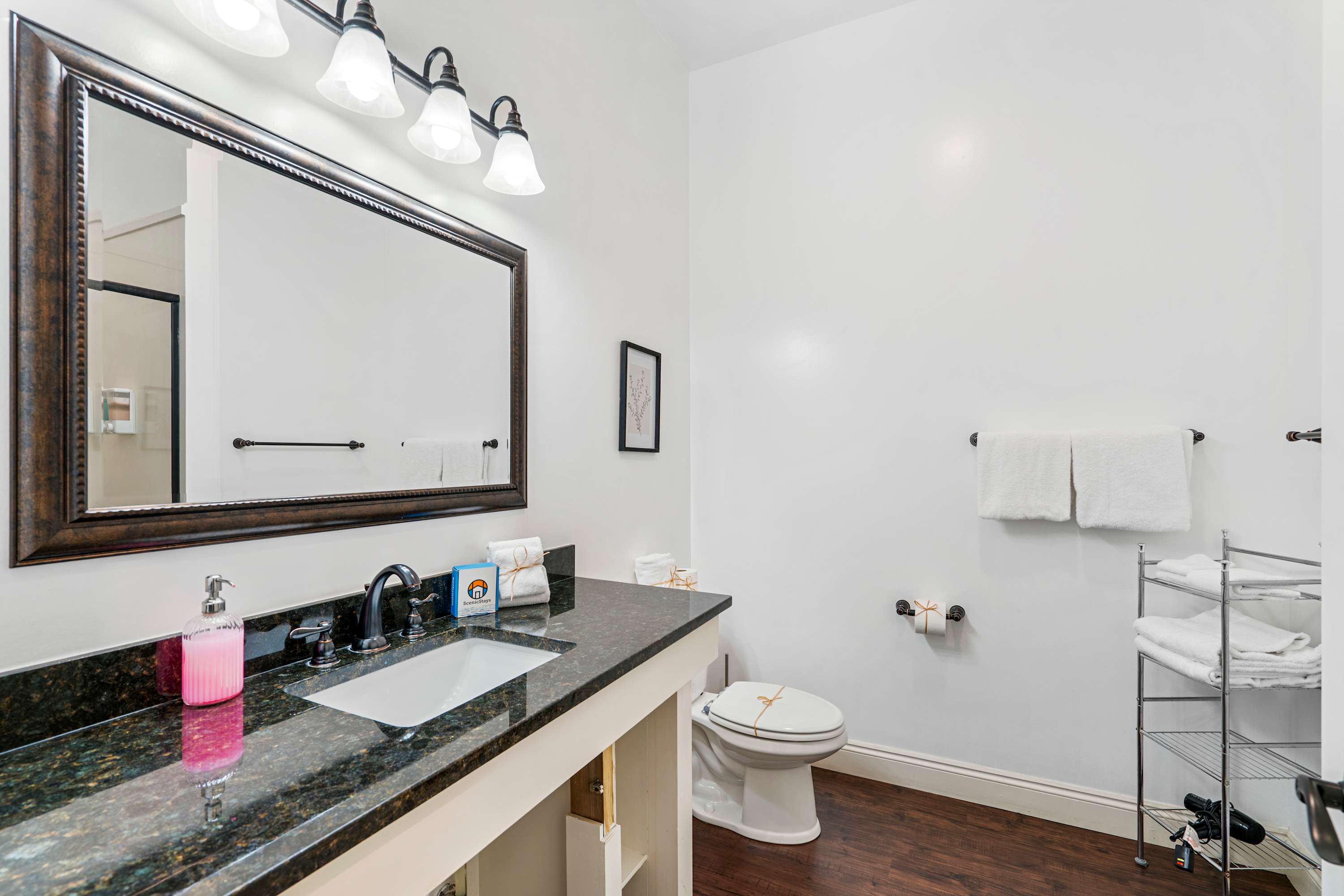 30A Inn Suites Superior Room King Queen 22 7