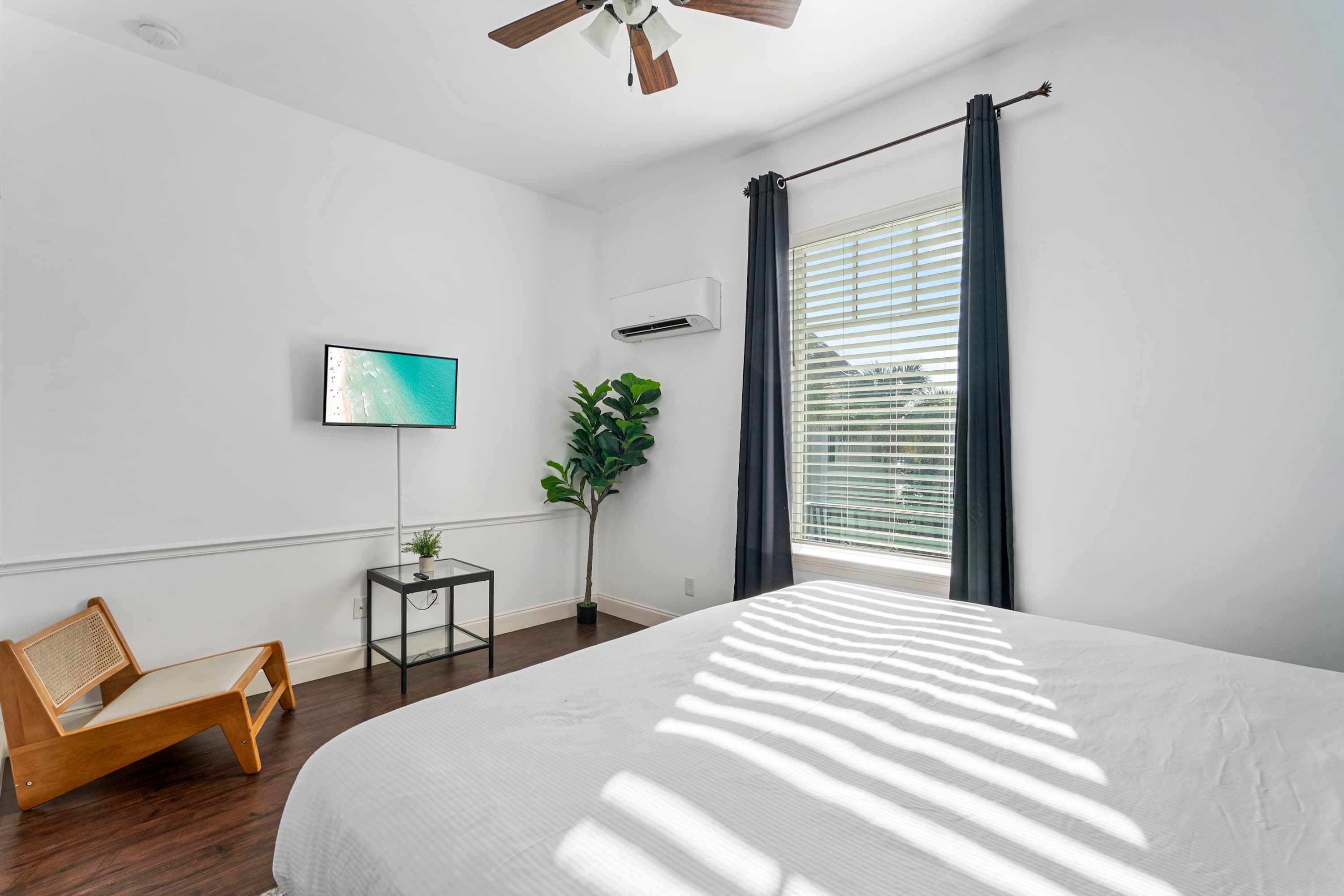 30A Inn Suites Superior Room King Queen 22 9