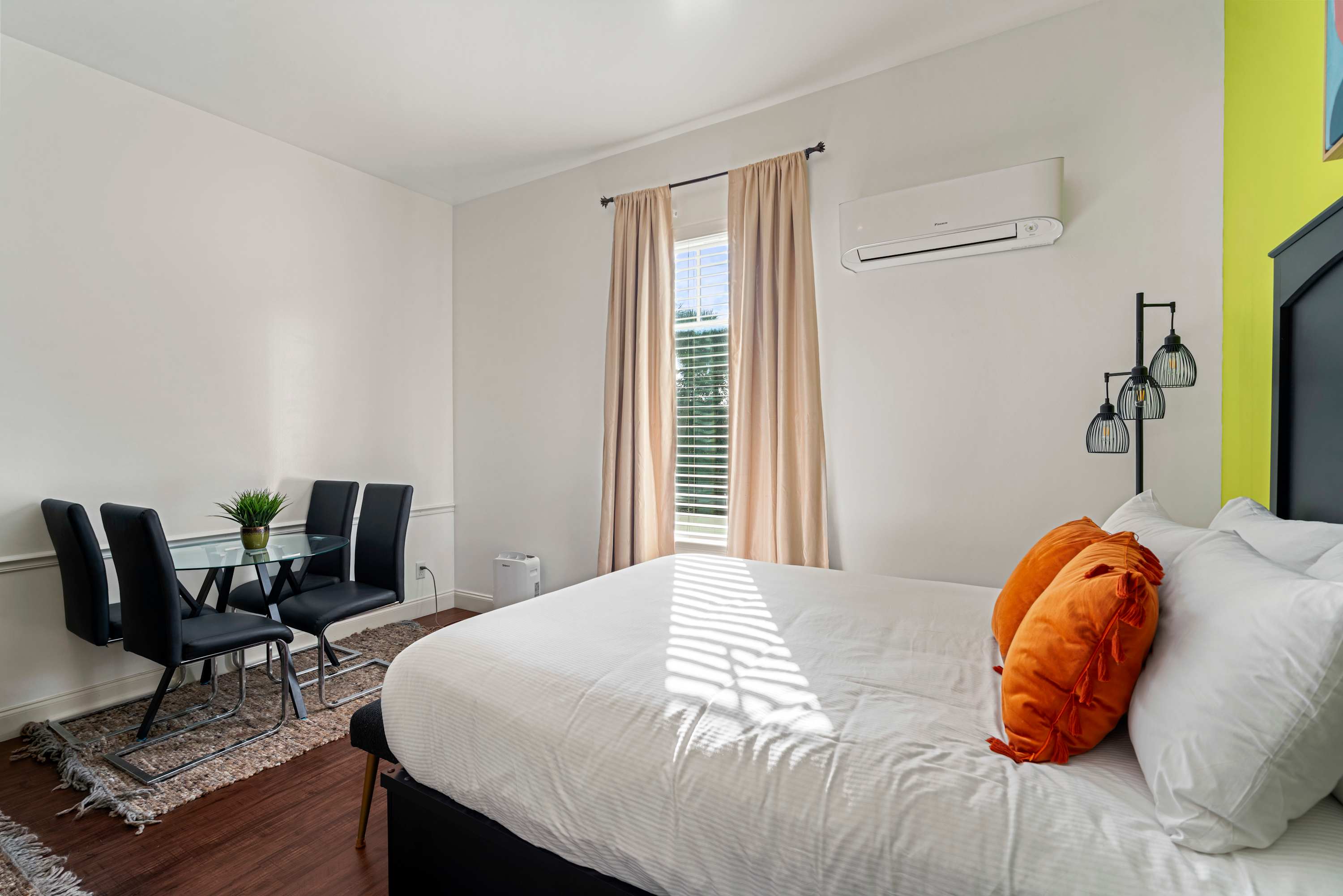 30A Inn Suites Signature Queen Studio 1 | Photo 6