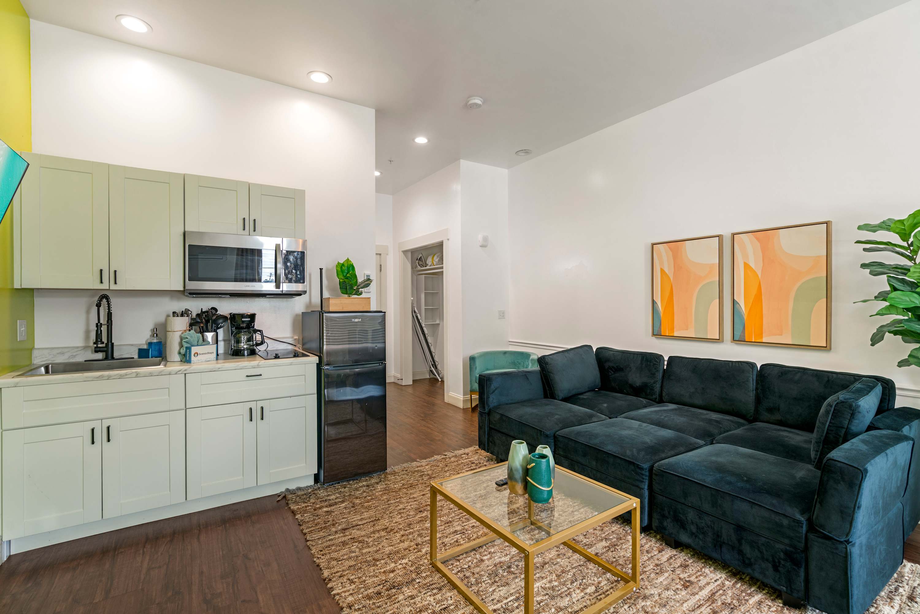 30A Inn Suites Signature Queen Studio 1 | Photo 5