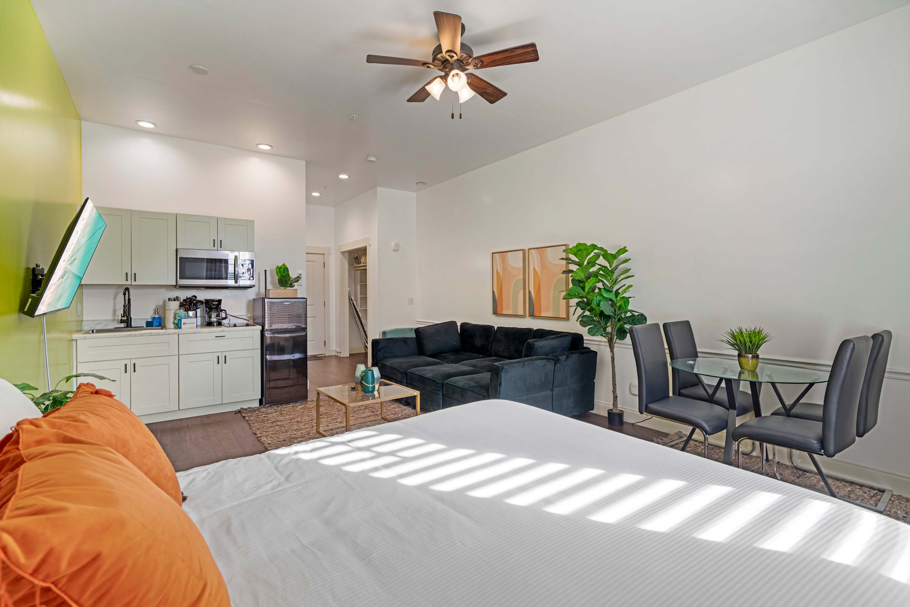 30A Inn Suites Signature Queen Studio 1 | Photo 7