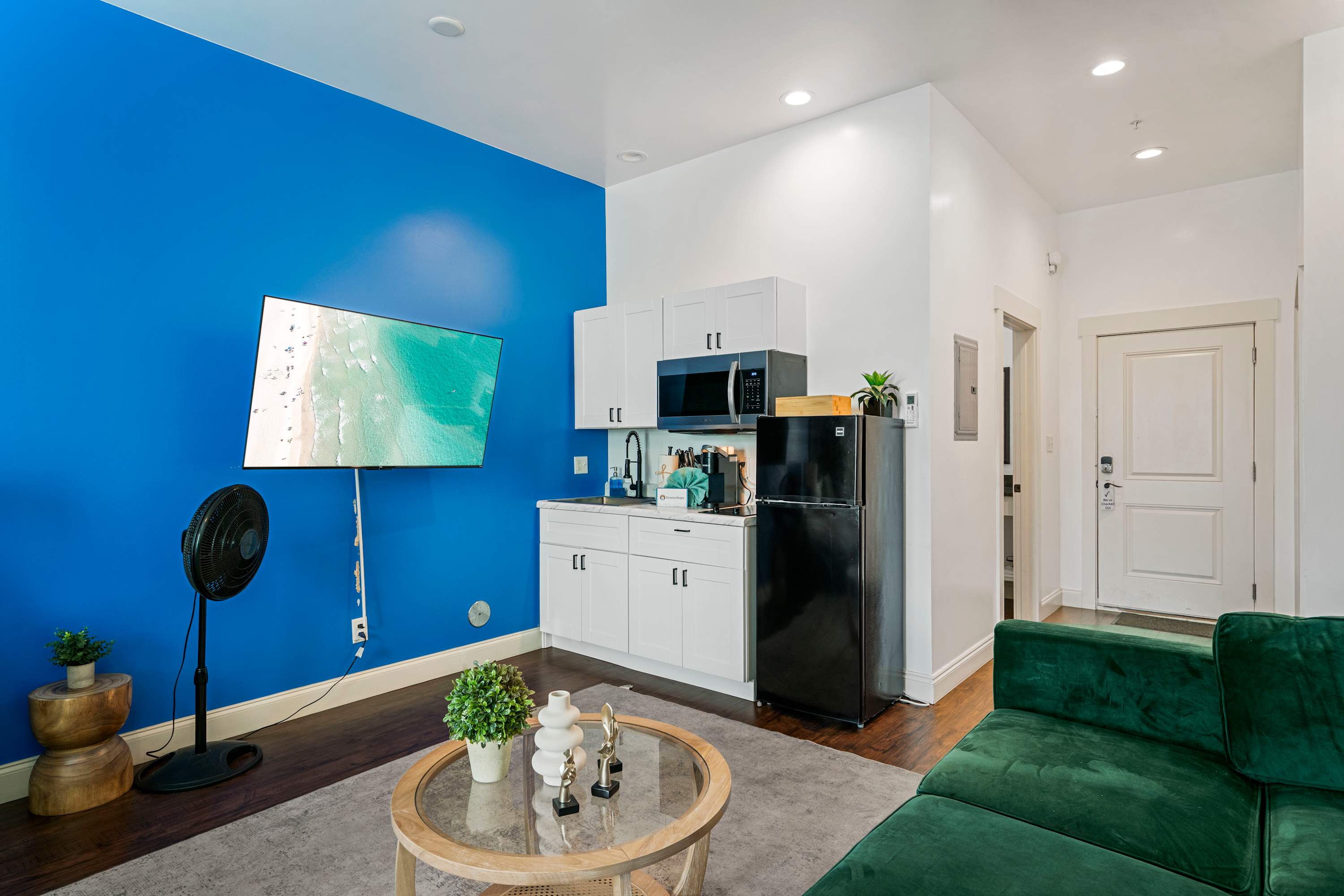 30A Inn Suites Signature Queen Studio 2 4