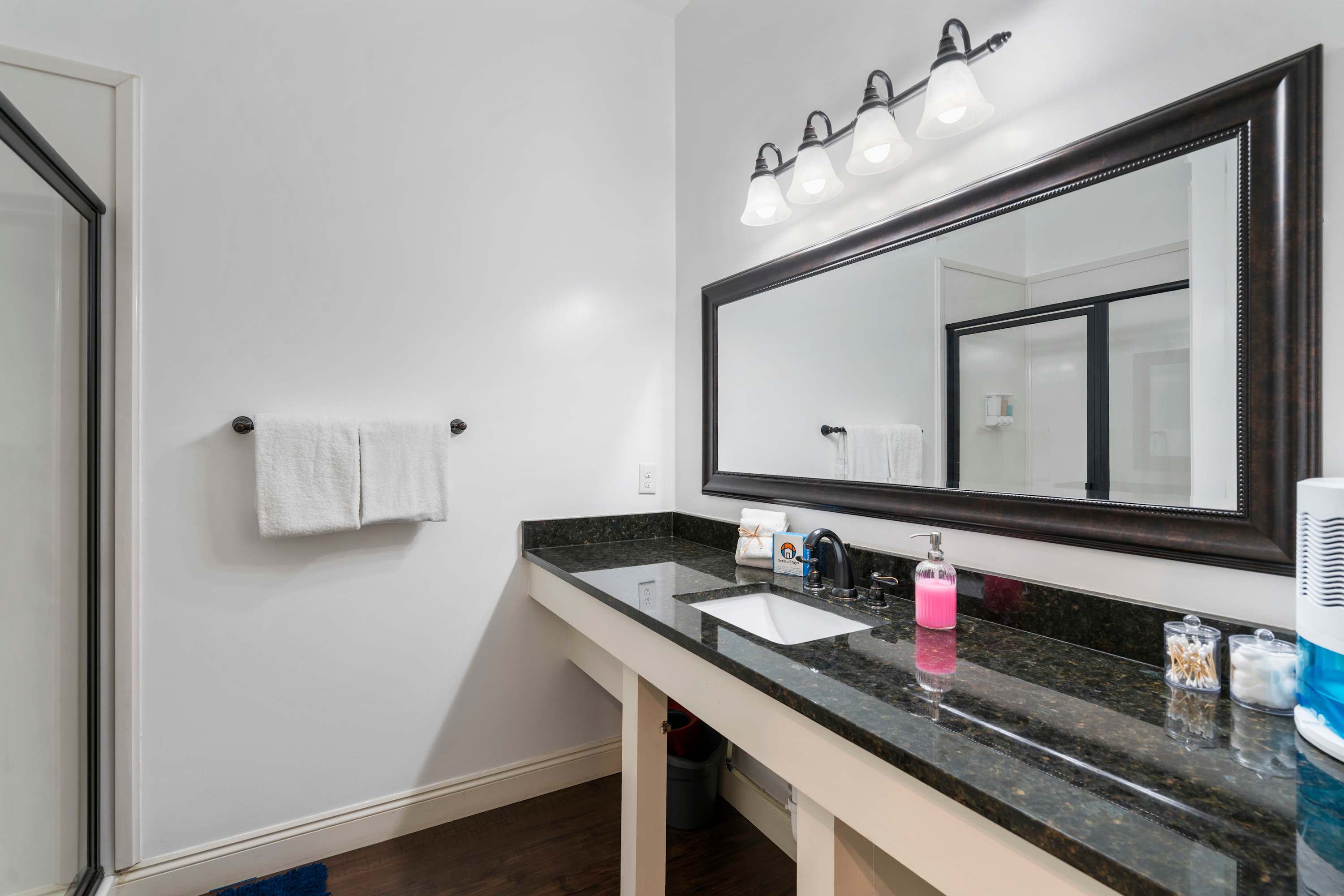 30A Inn Suites Signature Queen Studio 3 | Photo 2