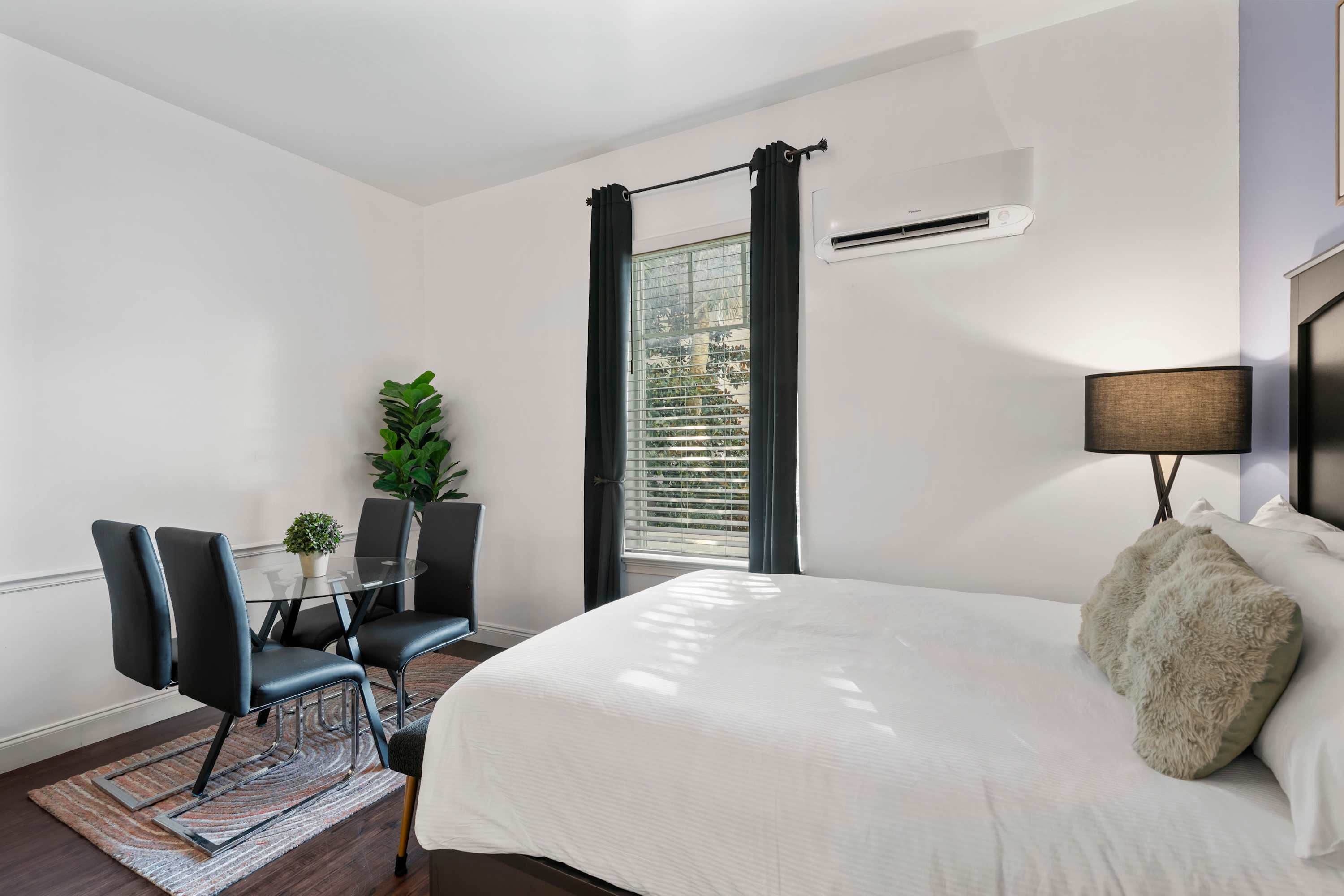 30A Inn Suites Signature Queen Studio 3 | Photo 6