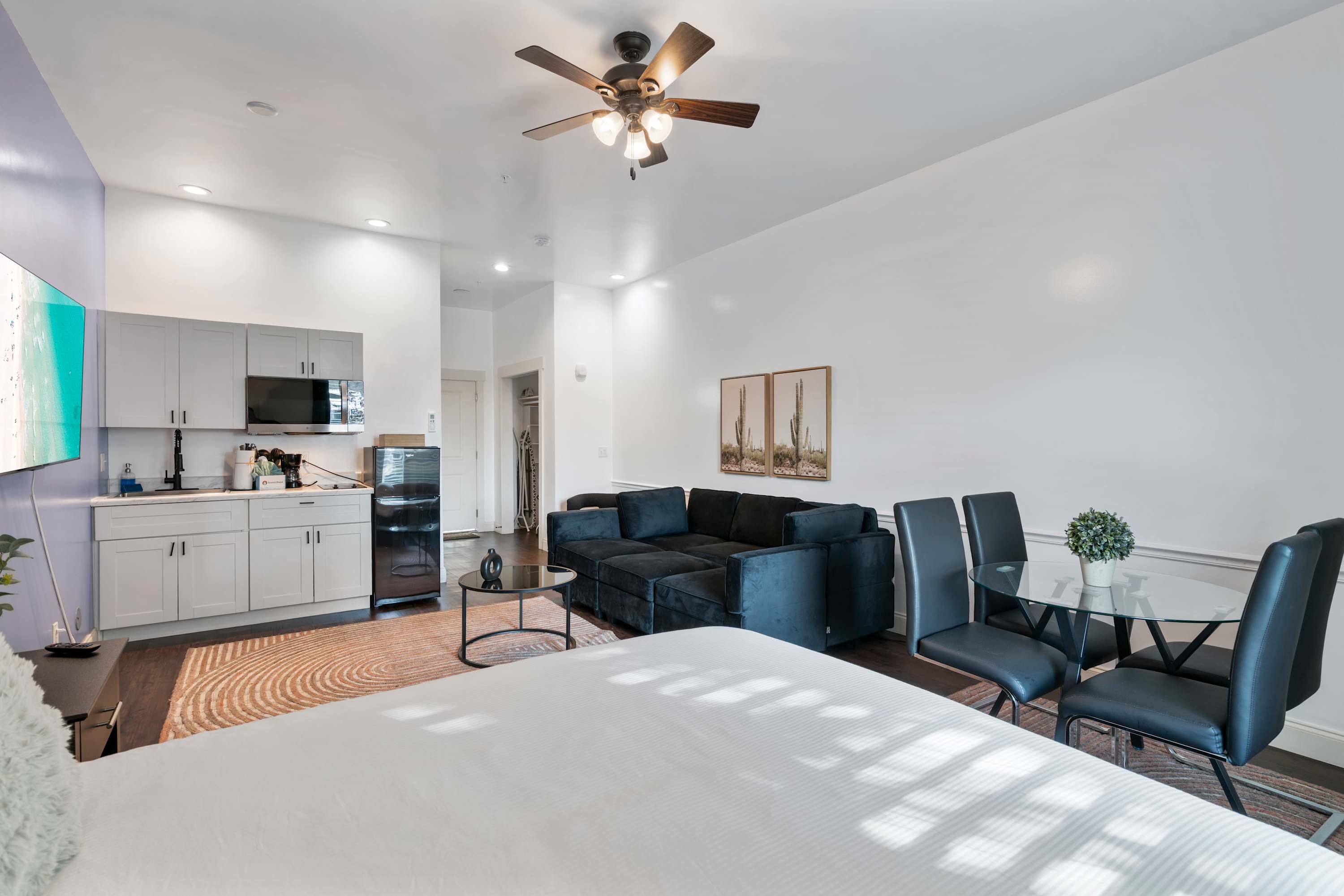 30A Inn Suites Signature Queen Studio 3 | Photo 7