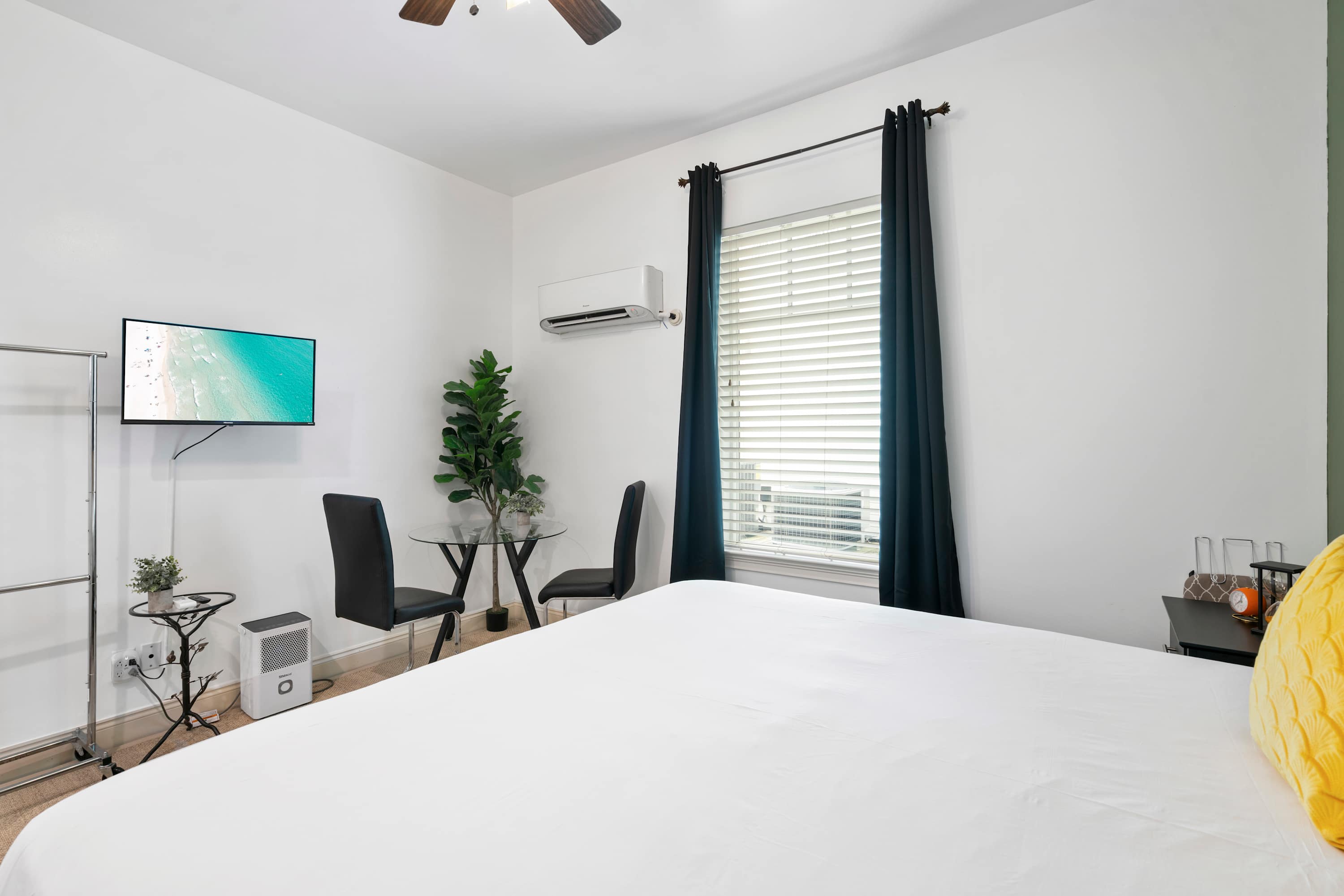 30A Inn Suites Signature King Standard 6 4