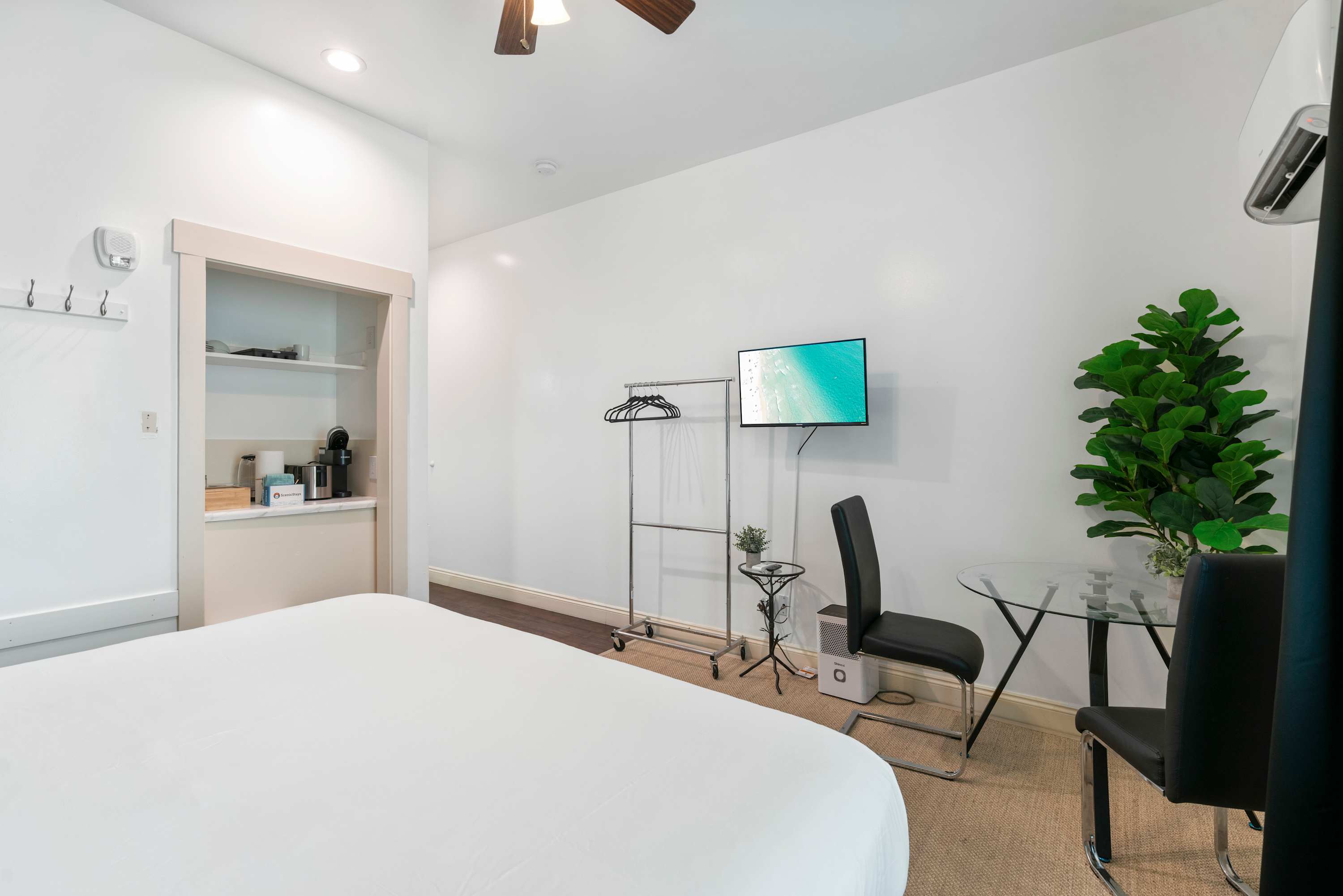 30A Inn Suites Signature King Standard 6 5