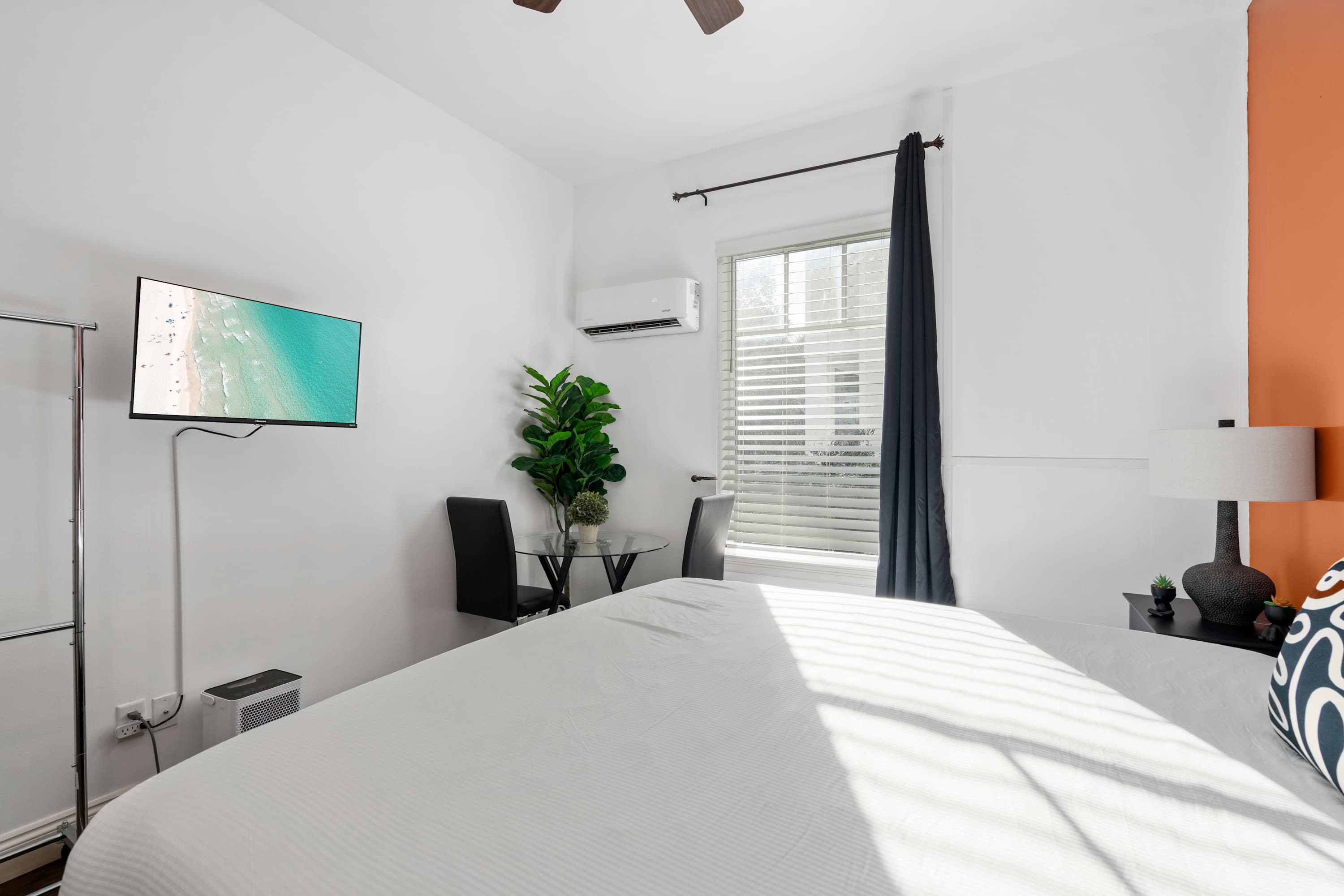 30A Inn Suites Signature King Standard 7 | Photo 4