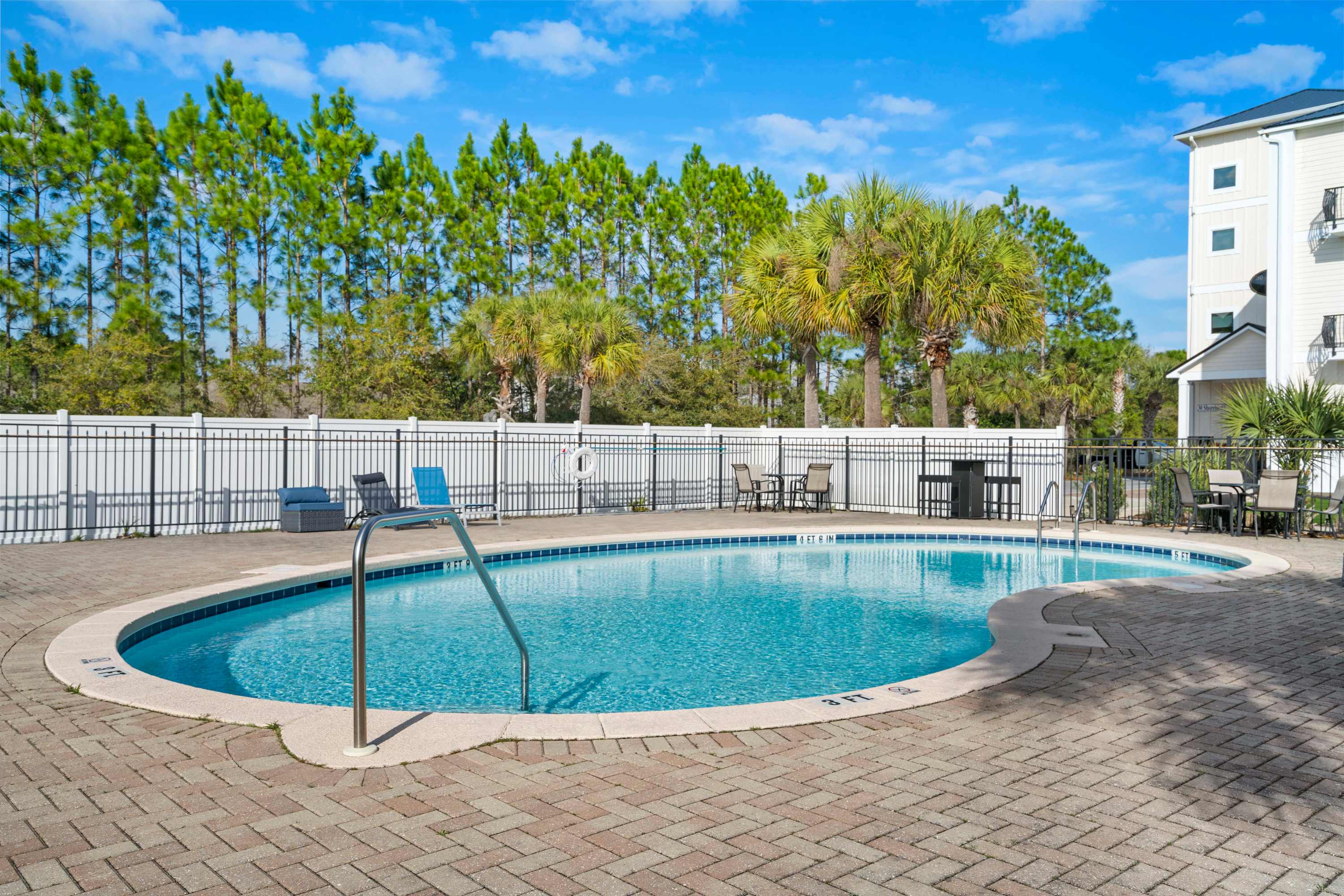 30A Inn Suites Signature King Standard 7 | Photo 12