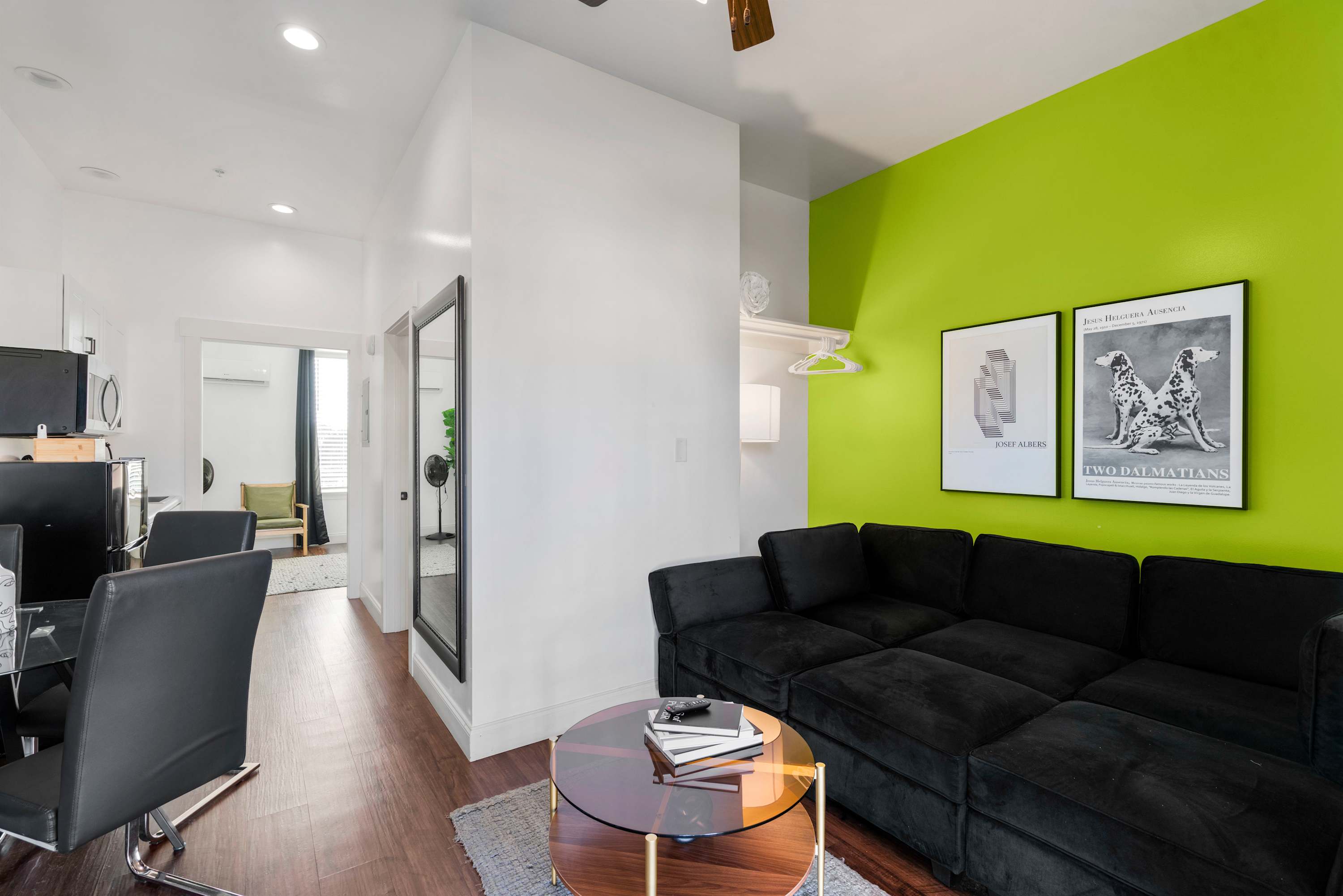 30A Inn Suites Superior Room King Queen 23