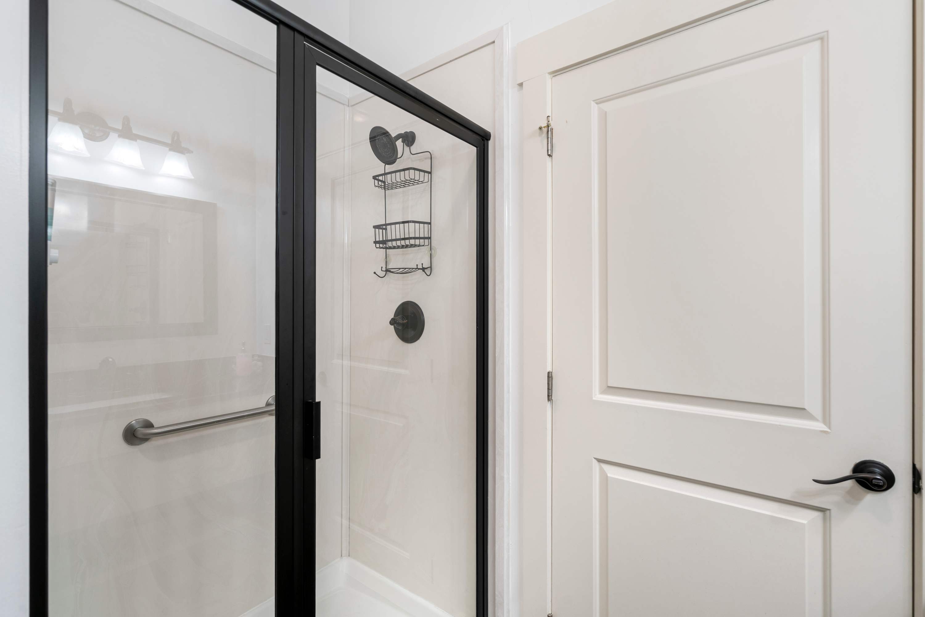 30A Inn Suites Superior Room King Queen 23 | Photo 7