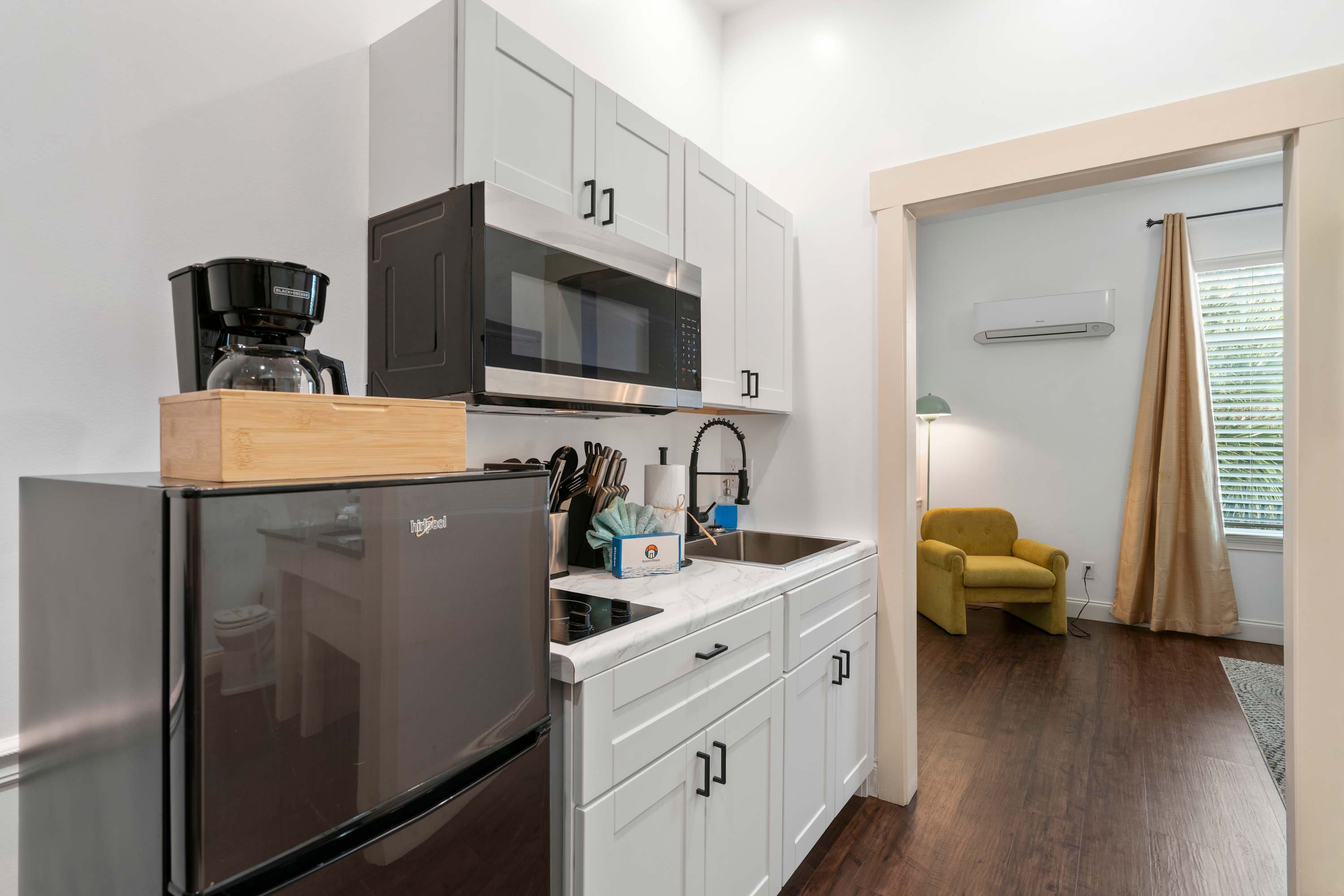 30A Inn Suites Superior Room King Queen 24 | Photo 5