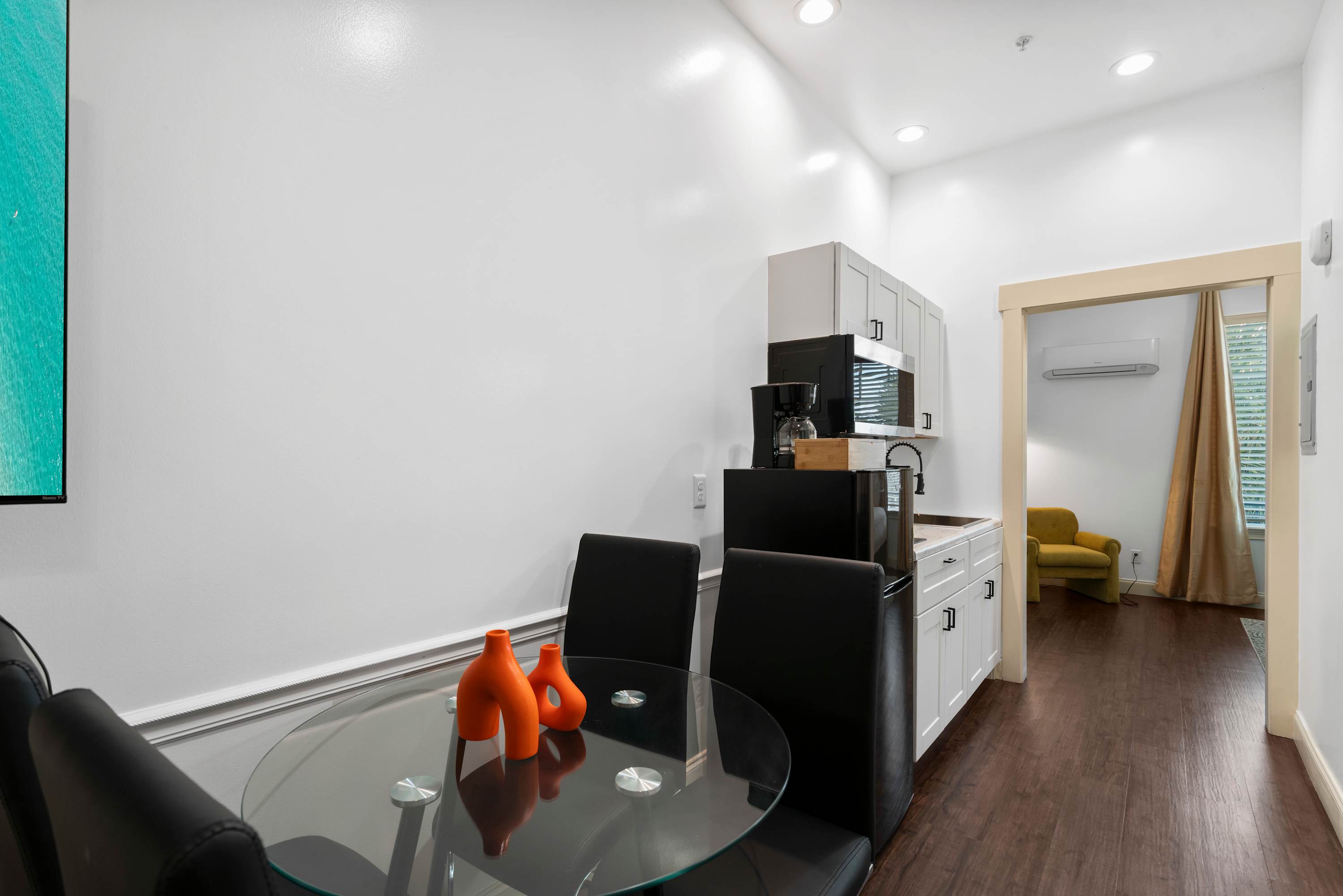 30A Inn Suites Superior Room King Queen 24 | Photo 3