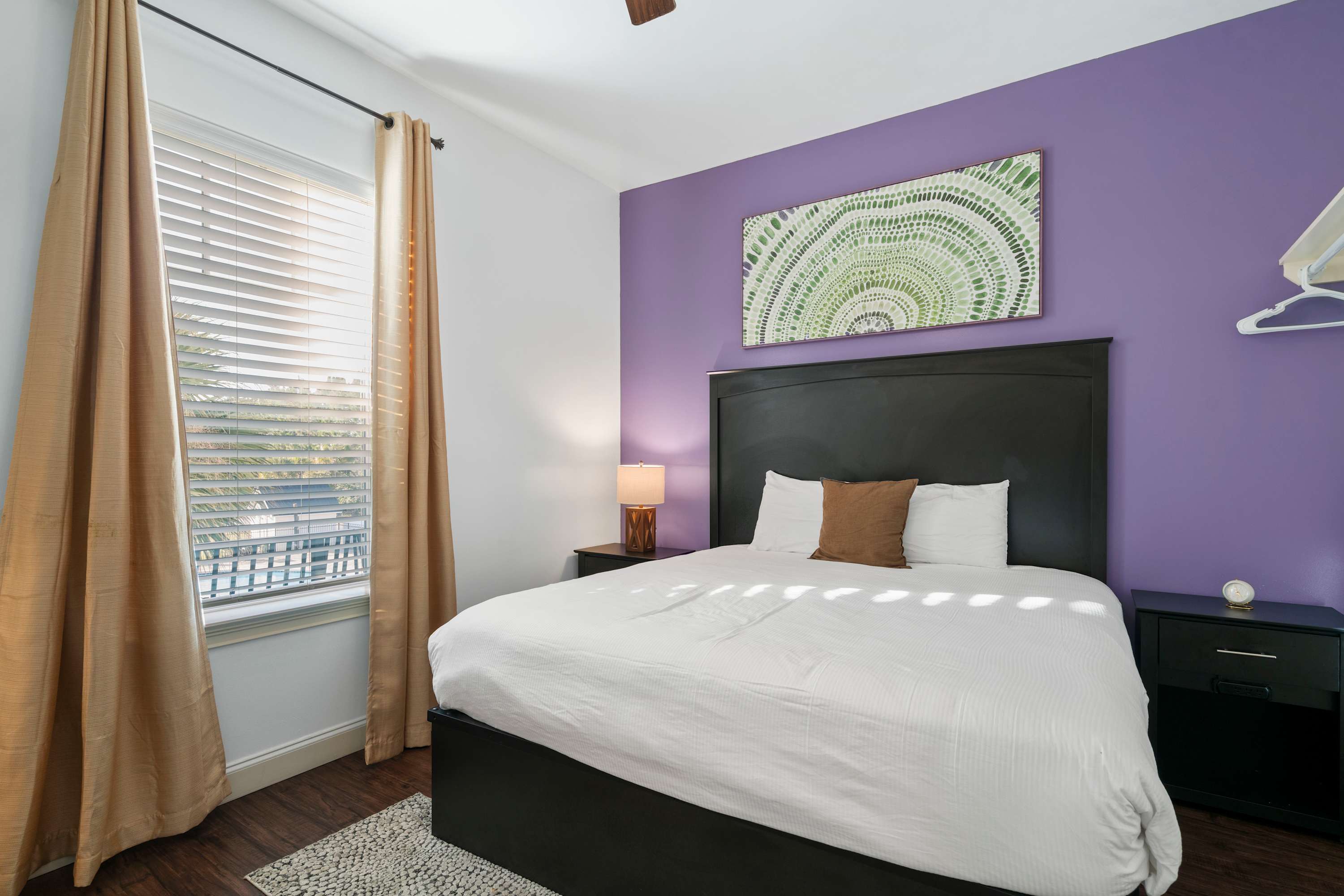 30A Inn Suites Superior Room King Queen 24 | Photo 9