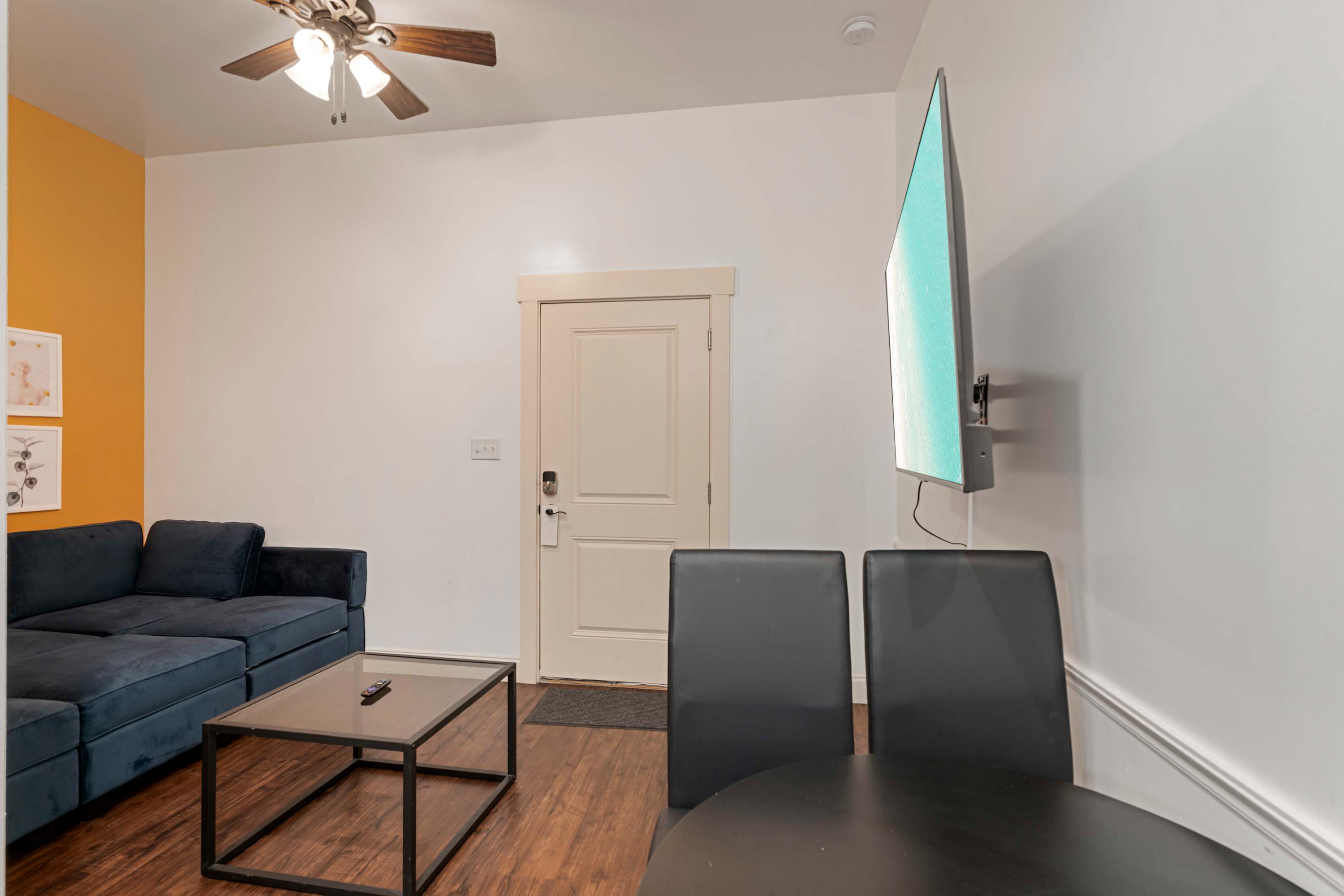 30A Inn Suites Superior Room King Queen 25 | Photo 4