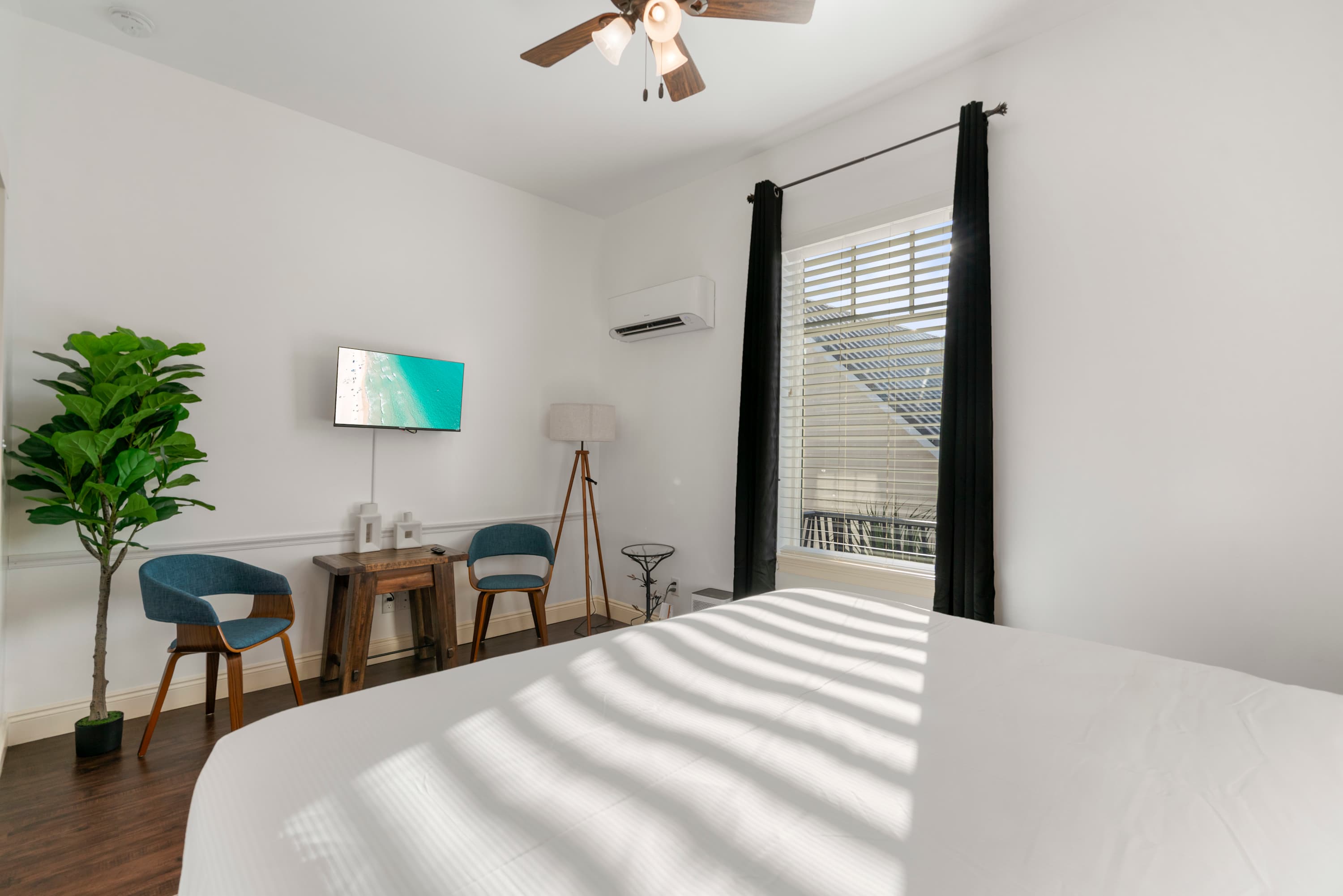 30A Inn Suites Superior Room King Queen 35 9