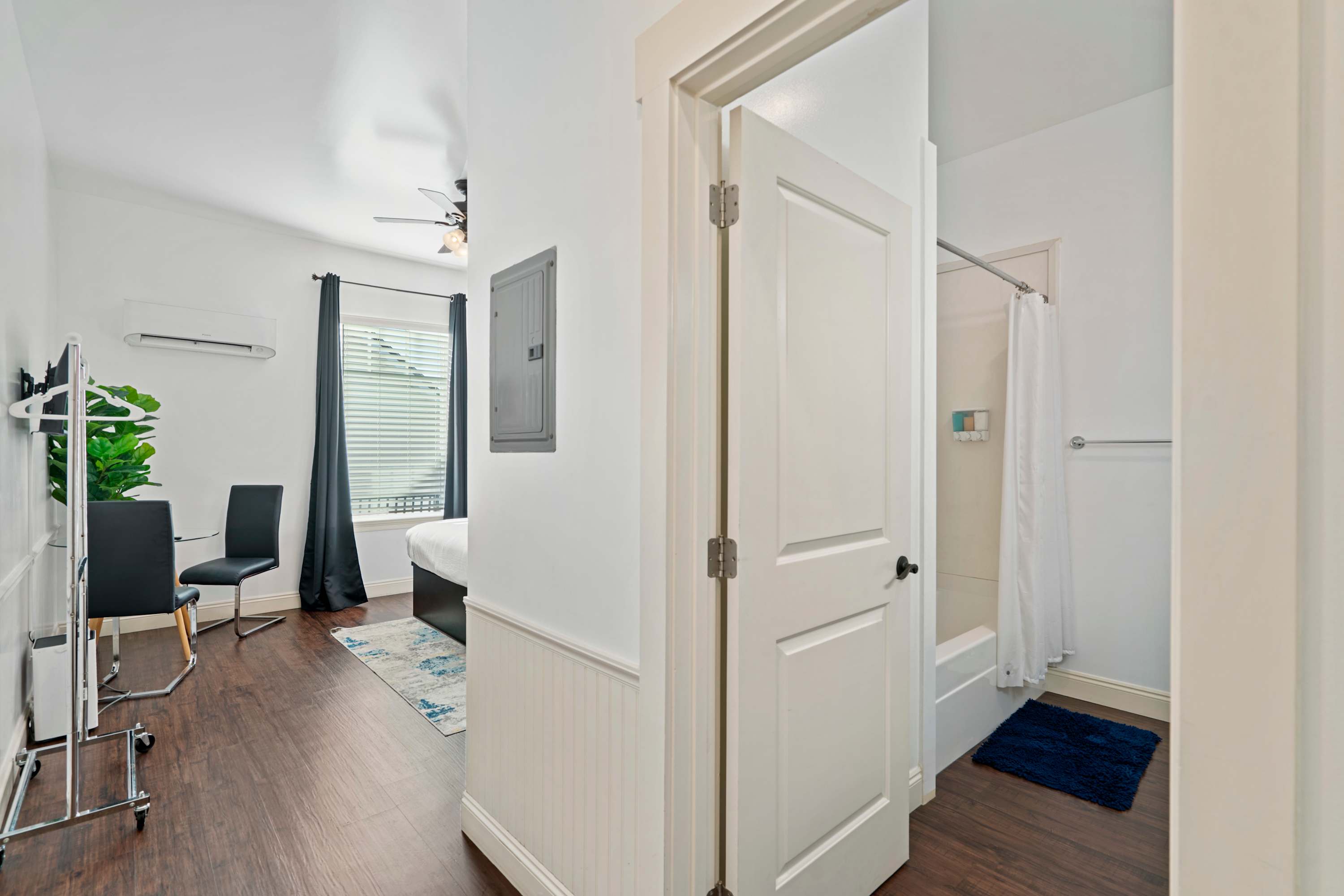 30A Inn Suites Signature King Standard 36