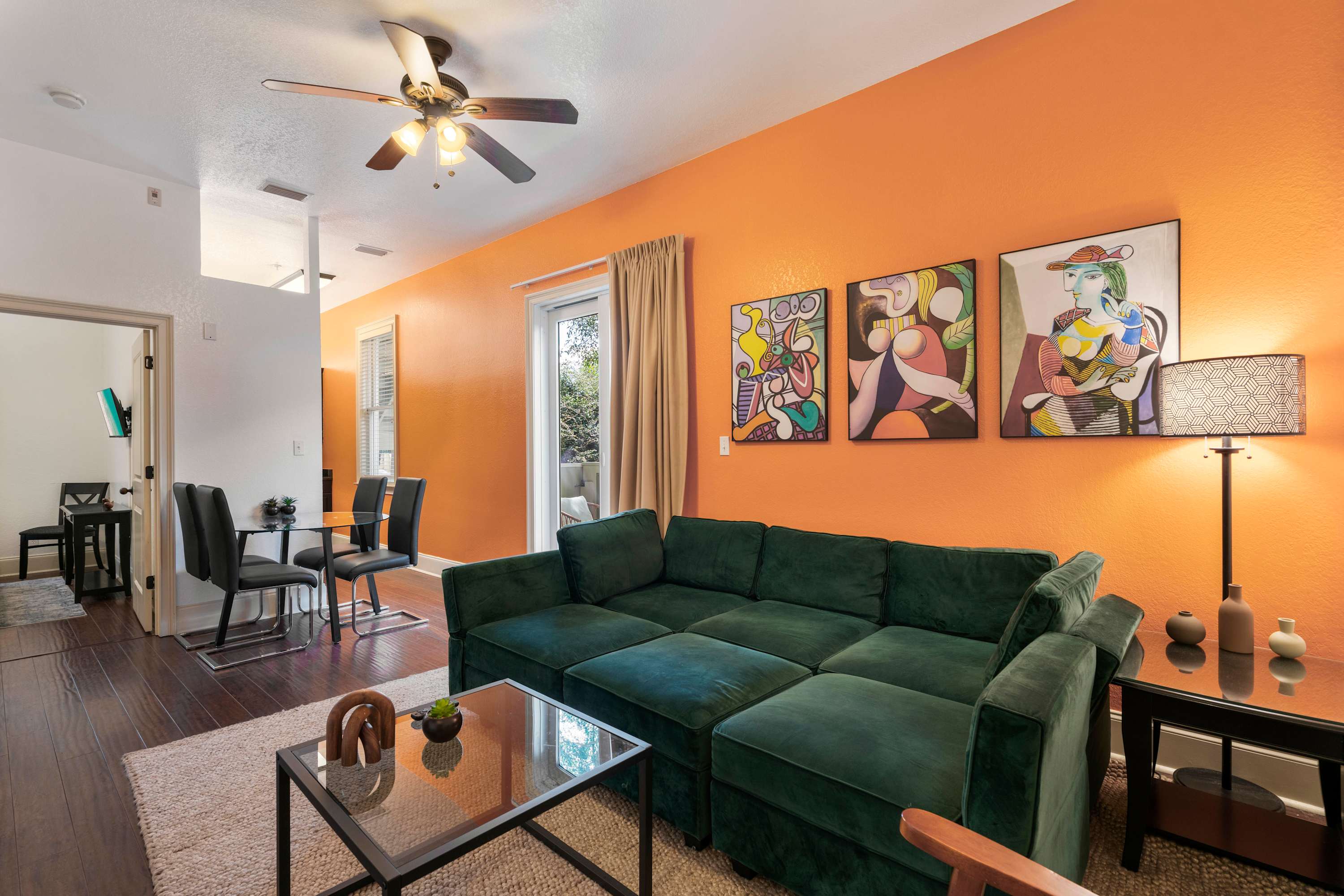 30A Inn Suites Uptown King Suite 101