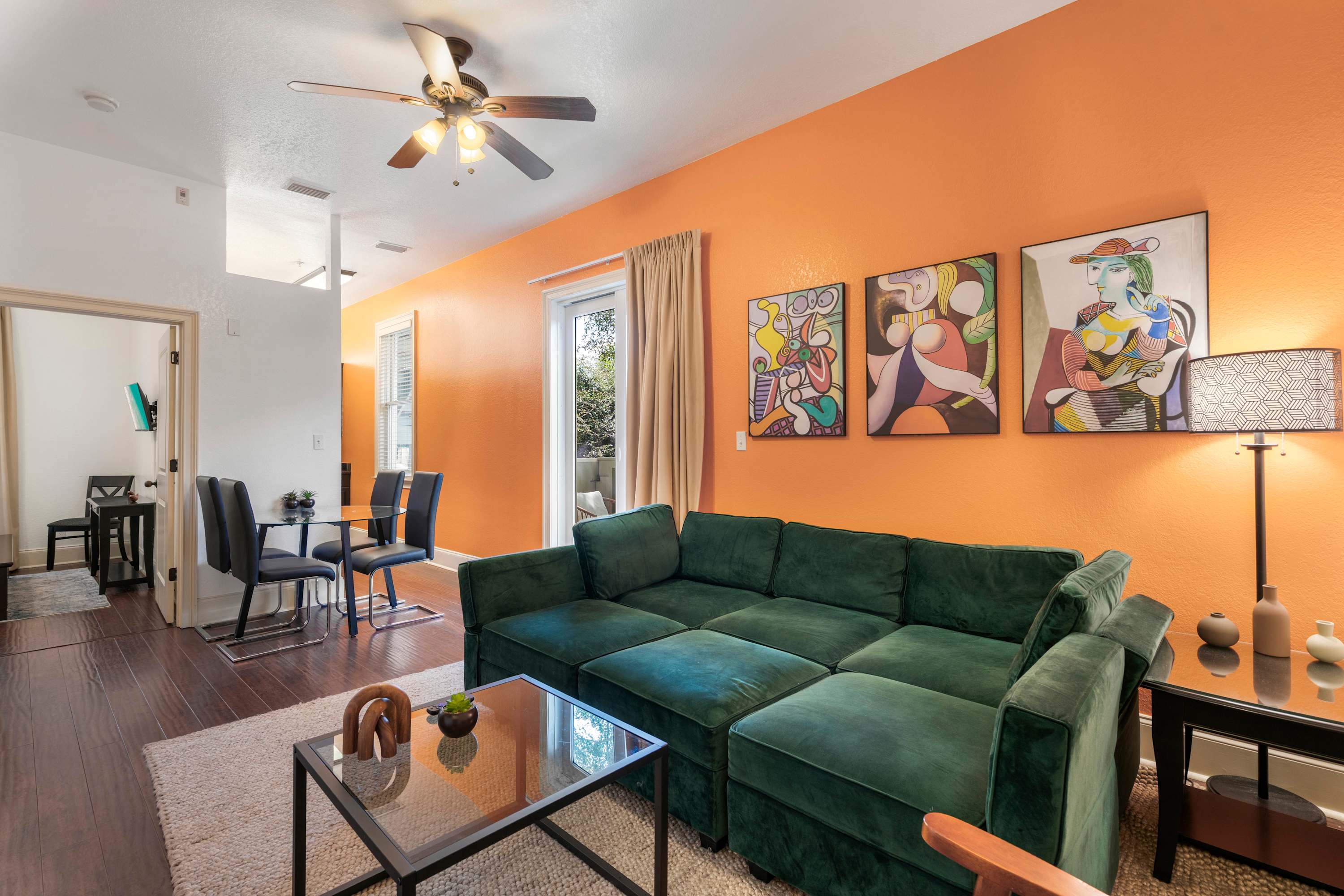 30A Inn Suites Uptown King Suite 101 | Photo 2