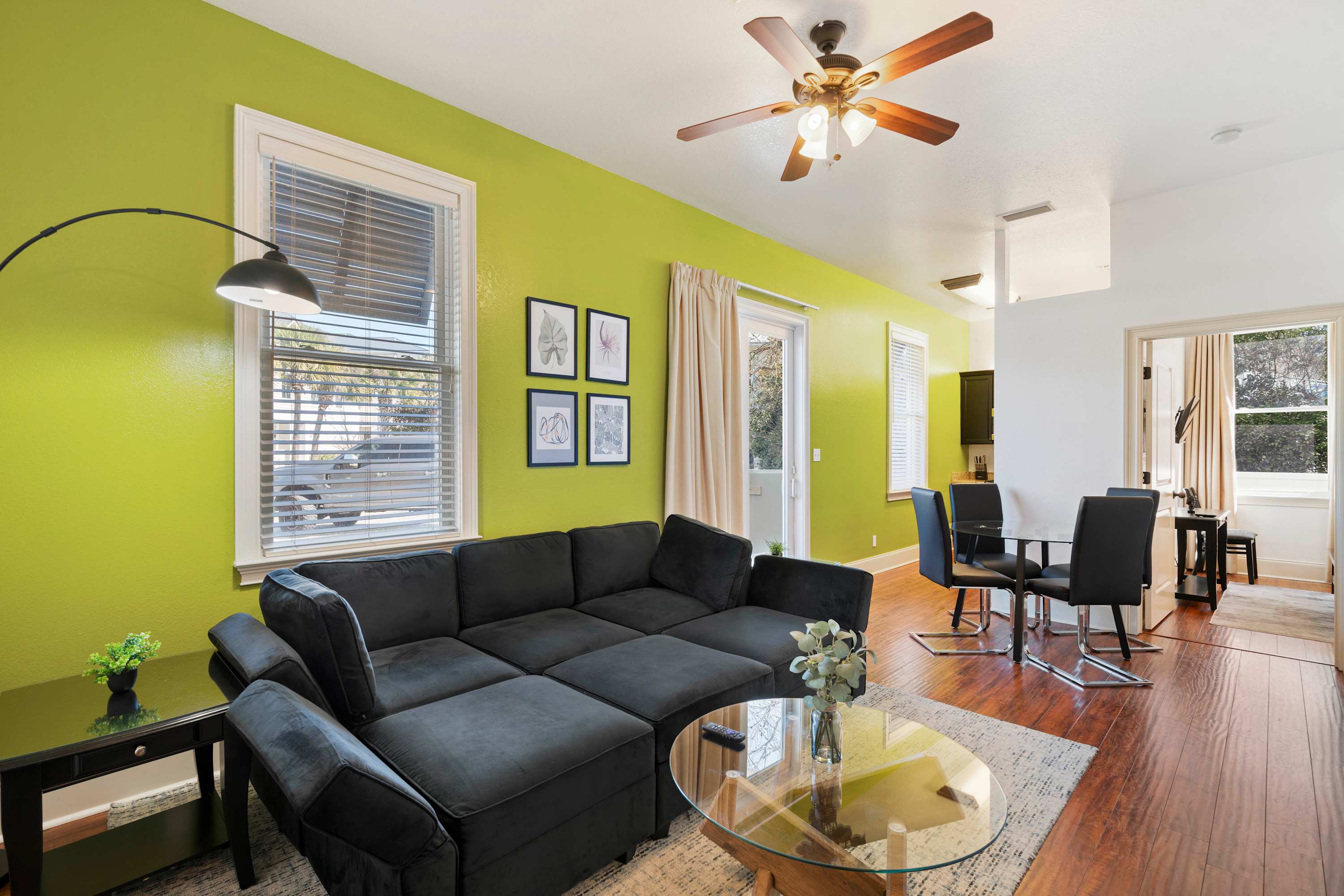 30A Inn Suites Signature King Suite 103