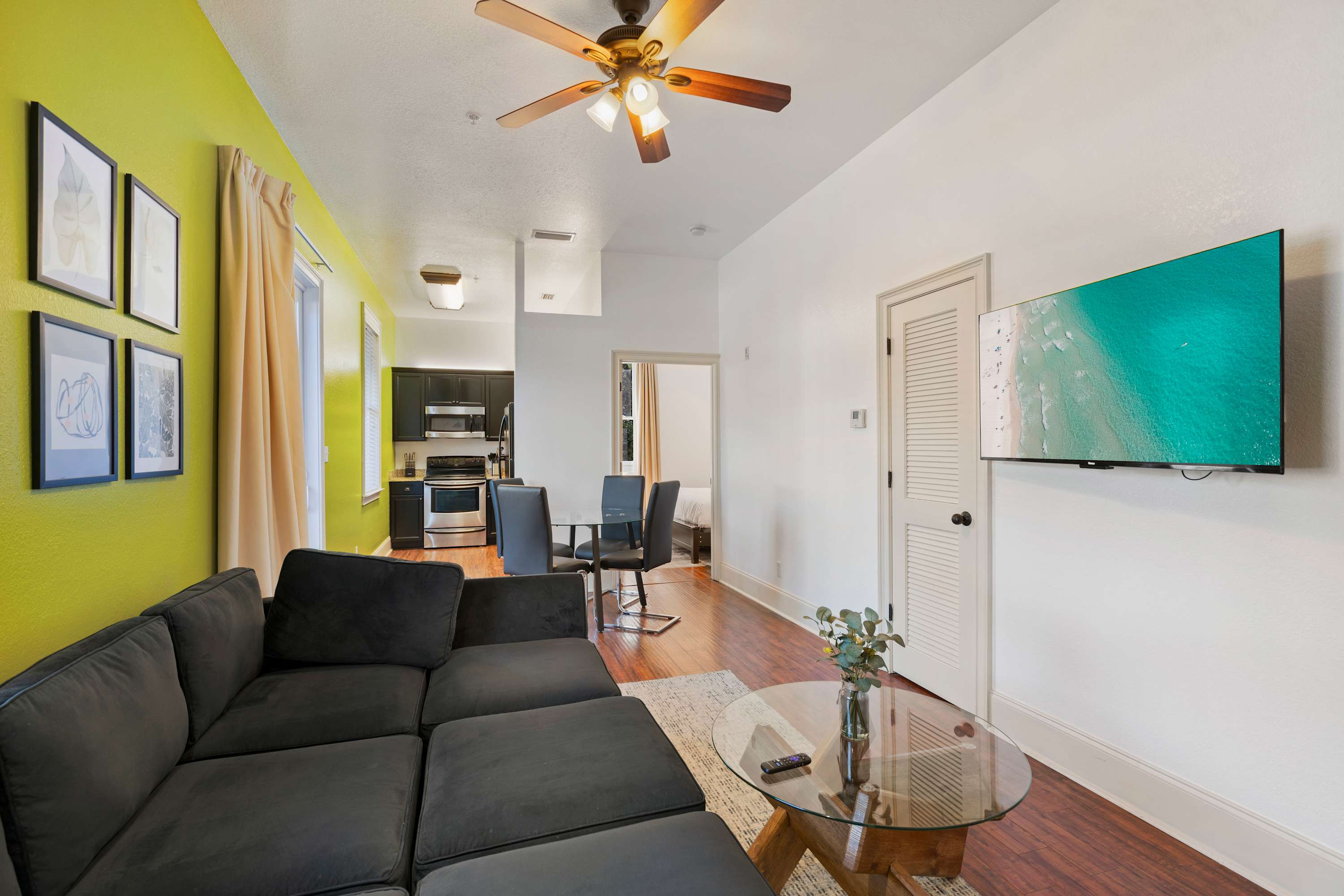 30A Inn Suites Signature King Suite 103 | Photo 2