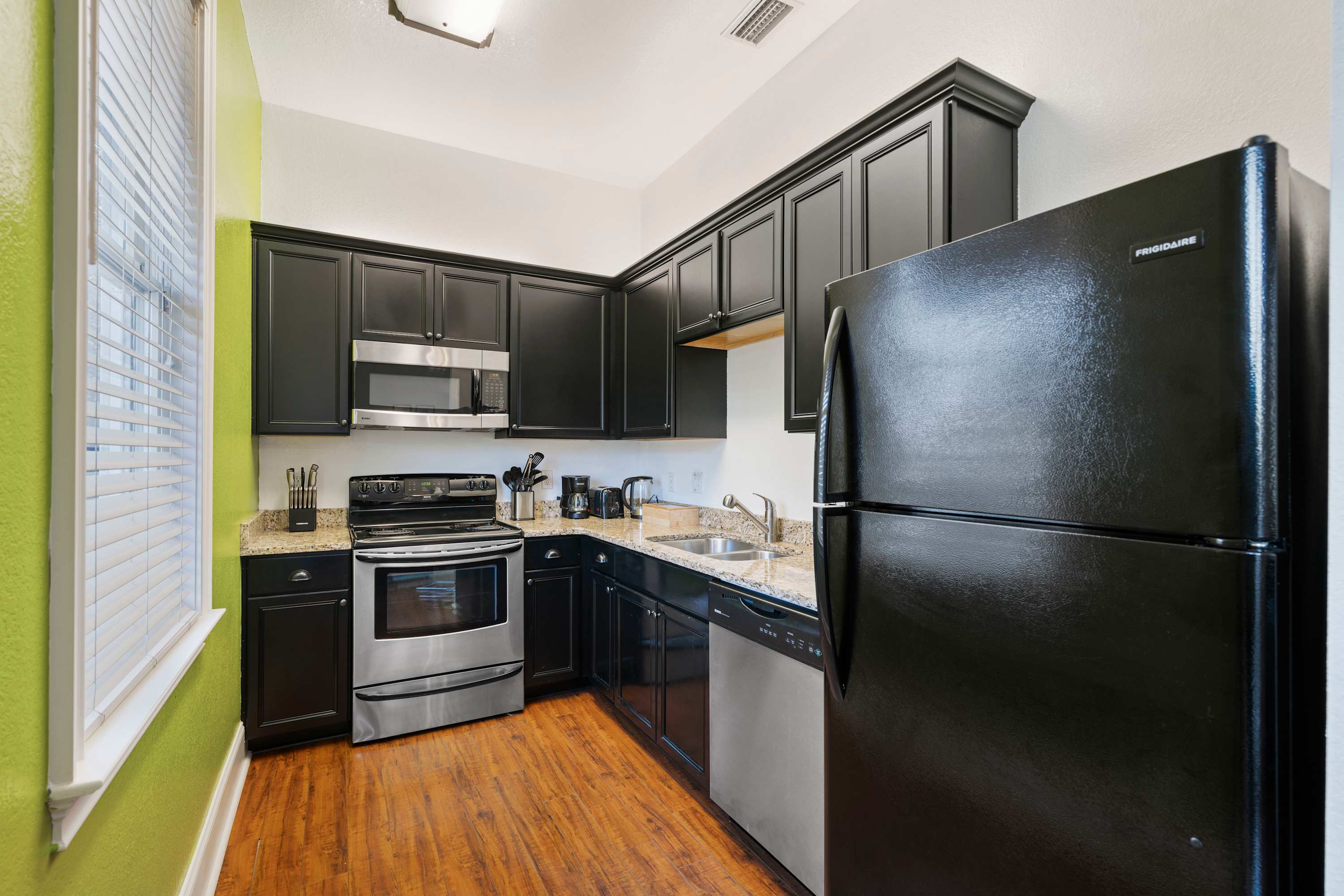 30A Inn Suites Signature King Suite 103 | Photo 6