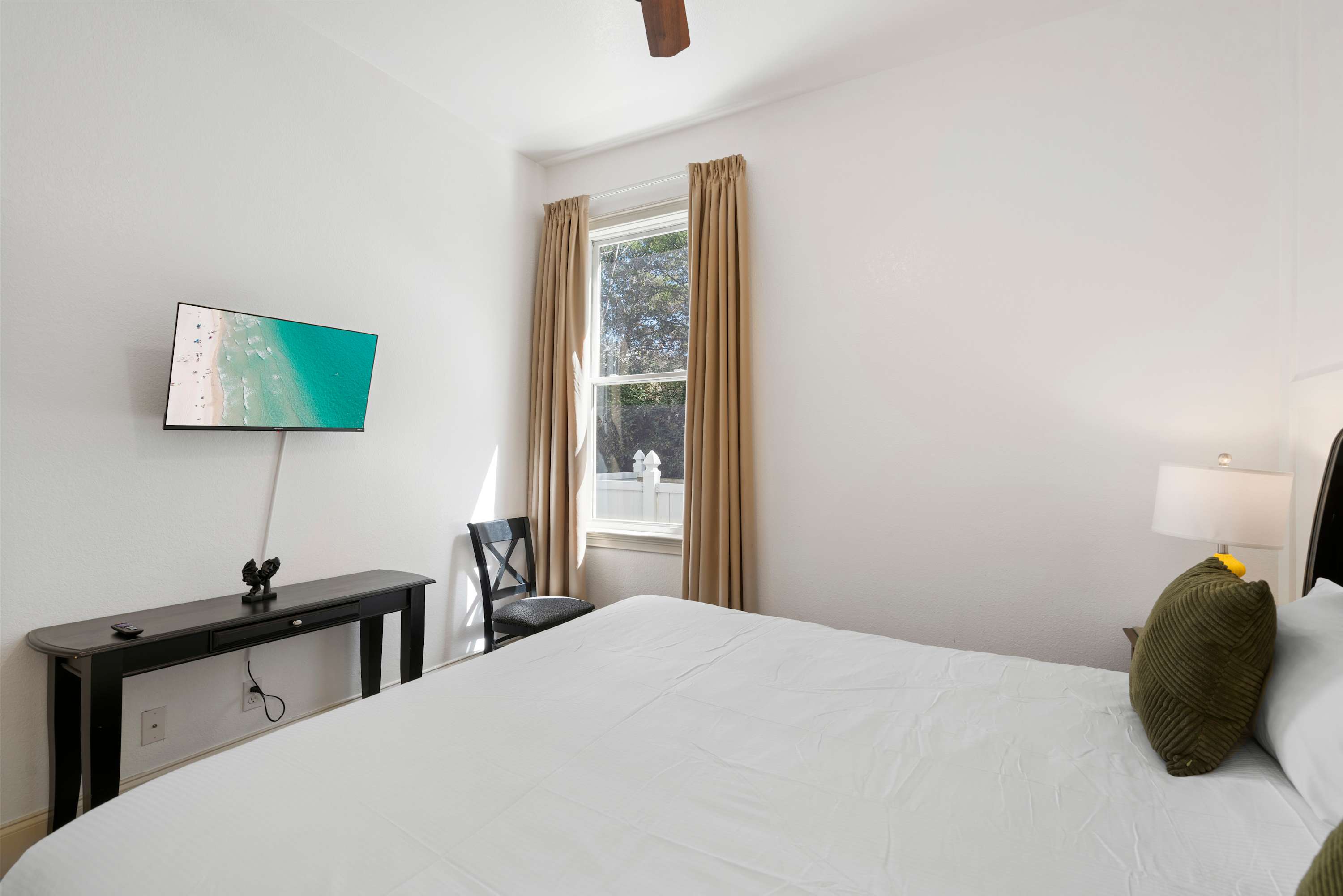 30A Inn Suites Signature King Suite 103 | Photo 10