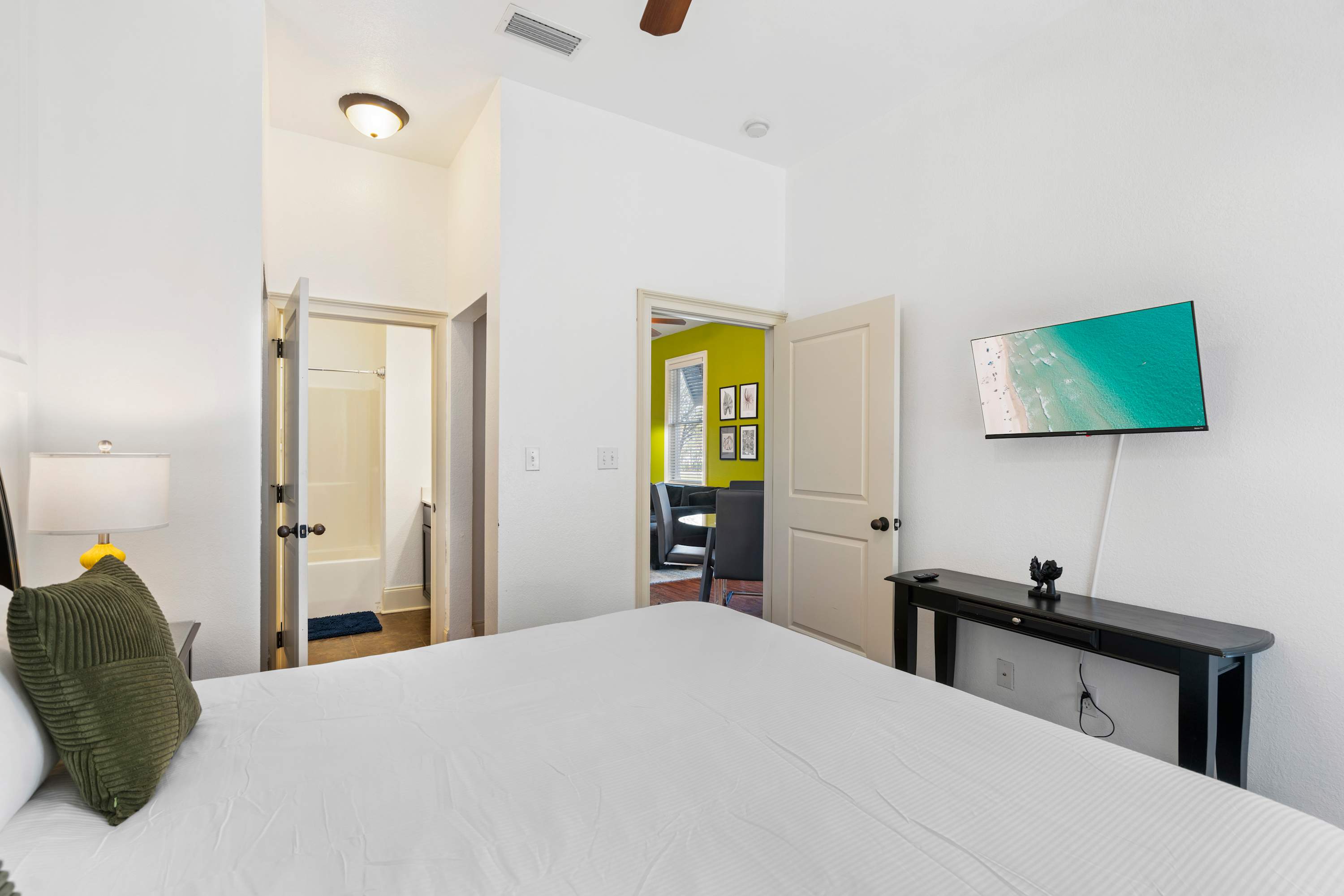 30A Inn Suites Signature King Suite 103 | Photo 11