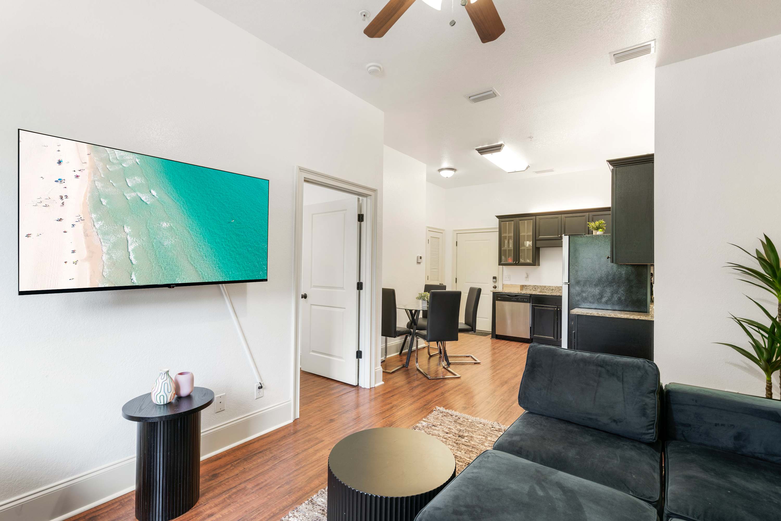 30A Inn Suites Signature King Suite 105 | Photo 5