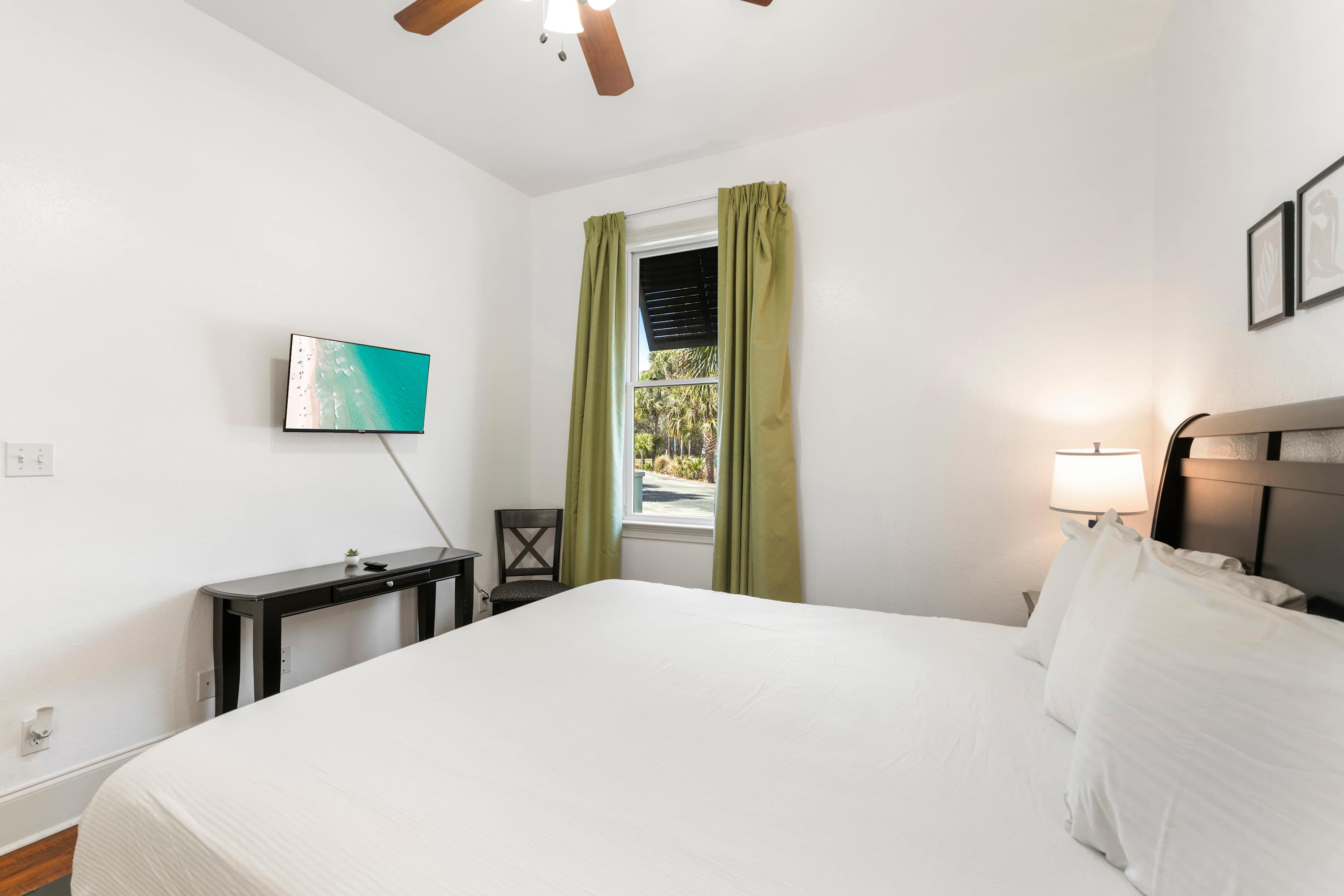 30A Inn Suites Signature King Suite 105 | Photo 7