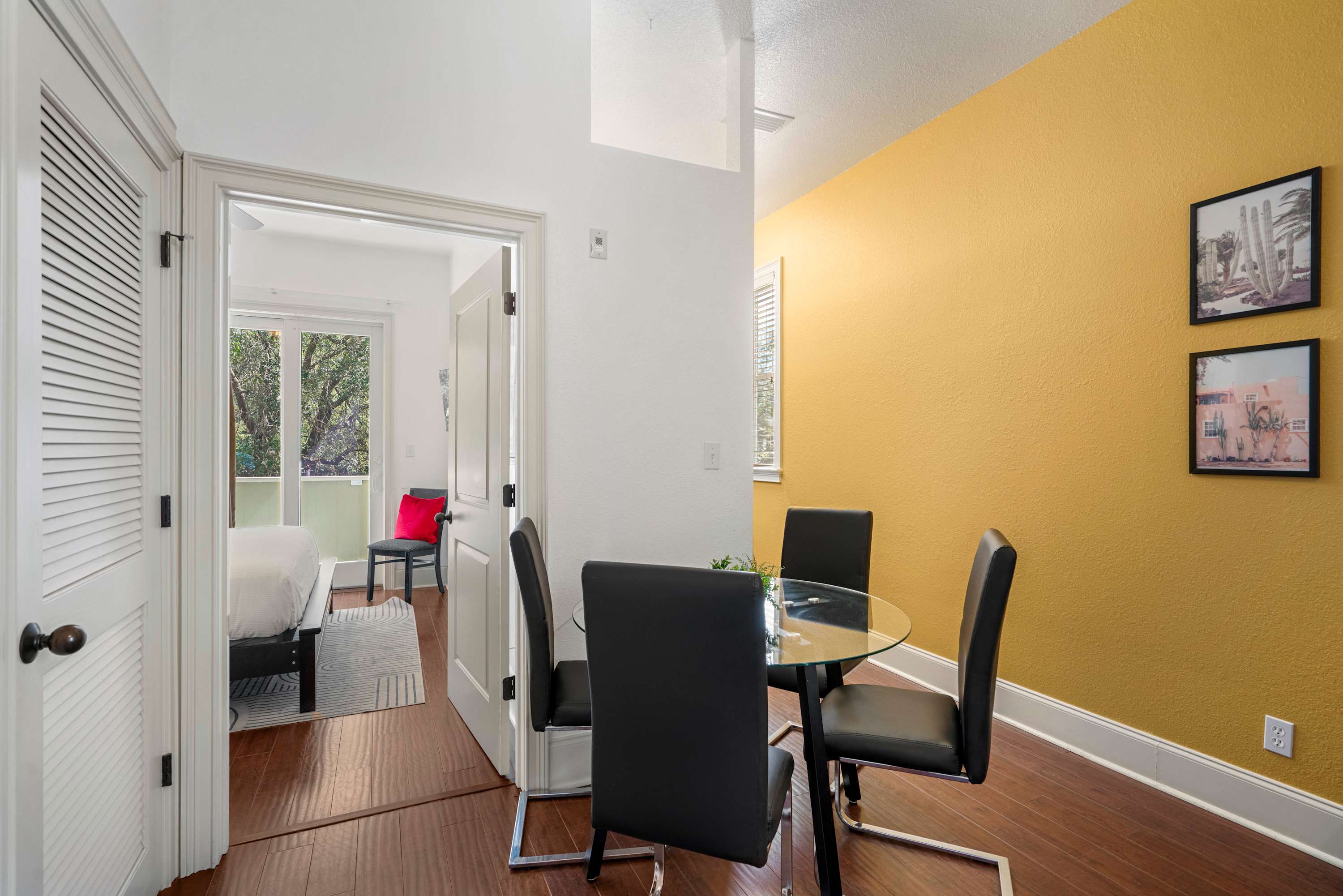 30A Inn Suites Uptown King Suite 201 5