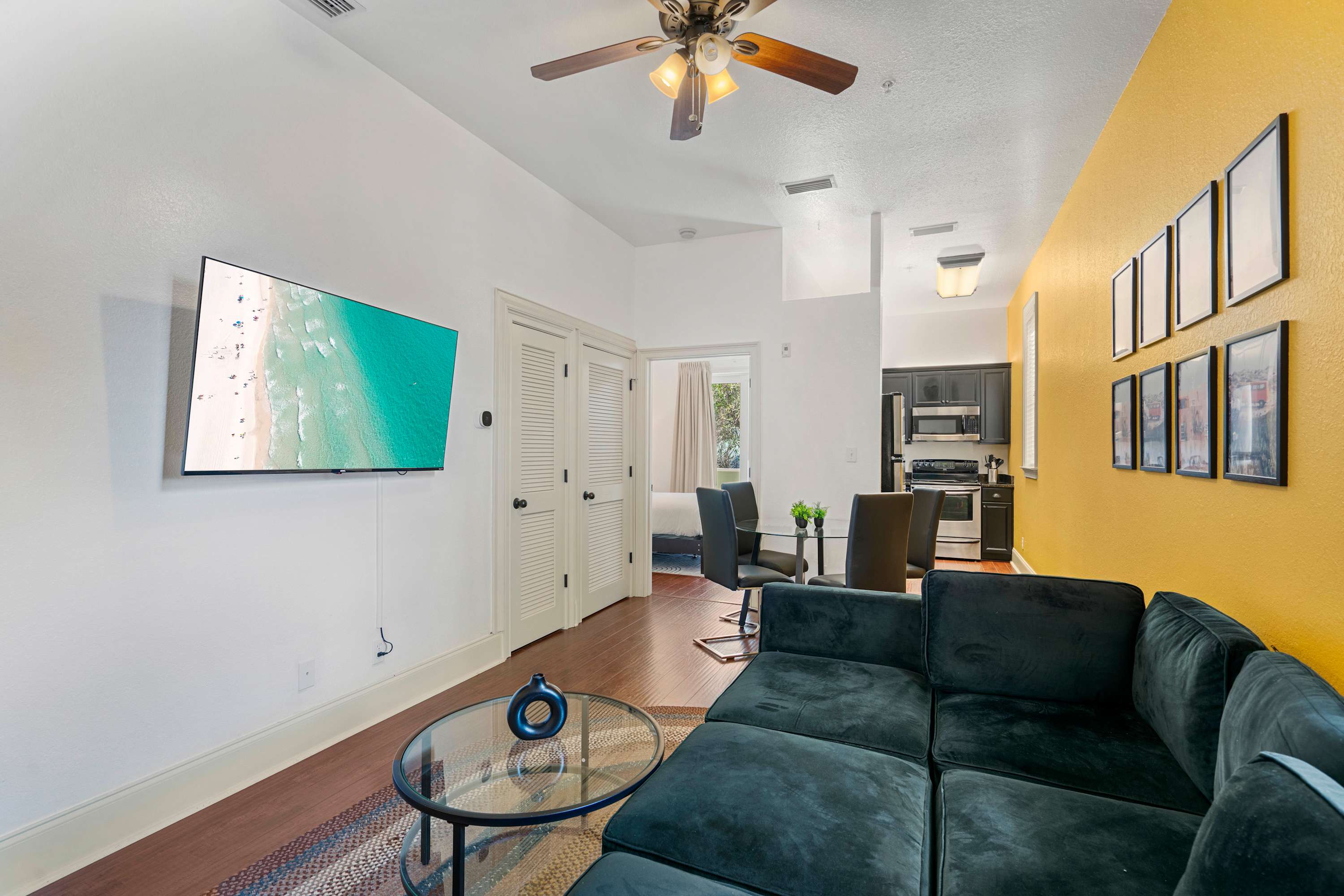 30A Inn Suites Uptown King Suite 201 3