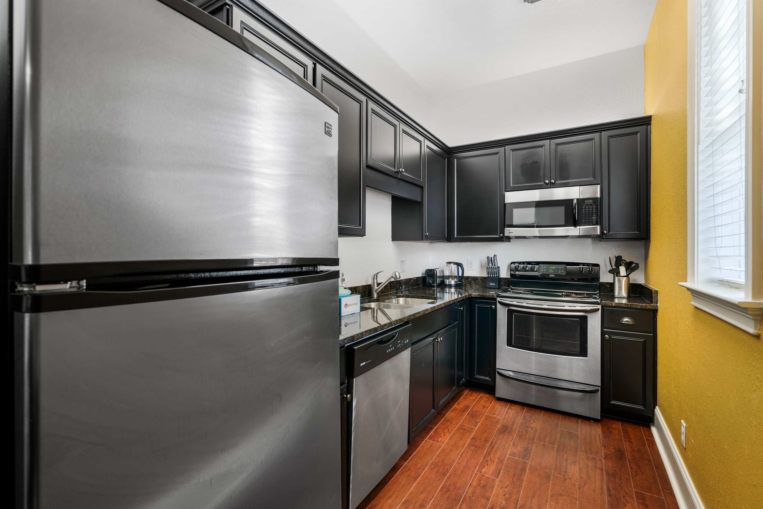 30A Inn Suites Uptown King Suite 201 6