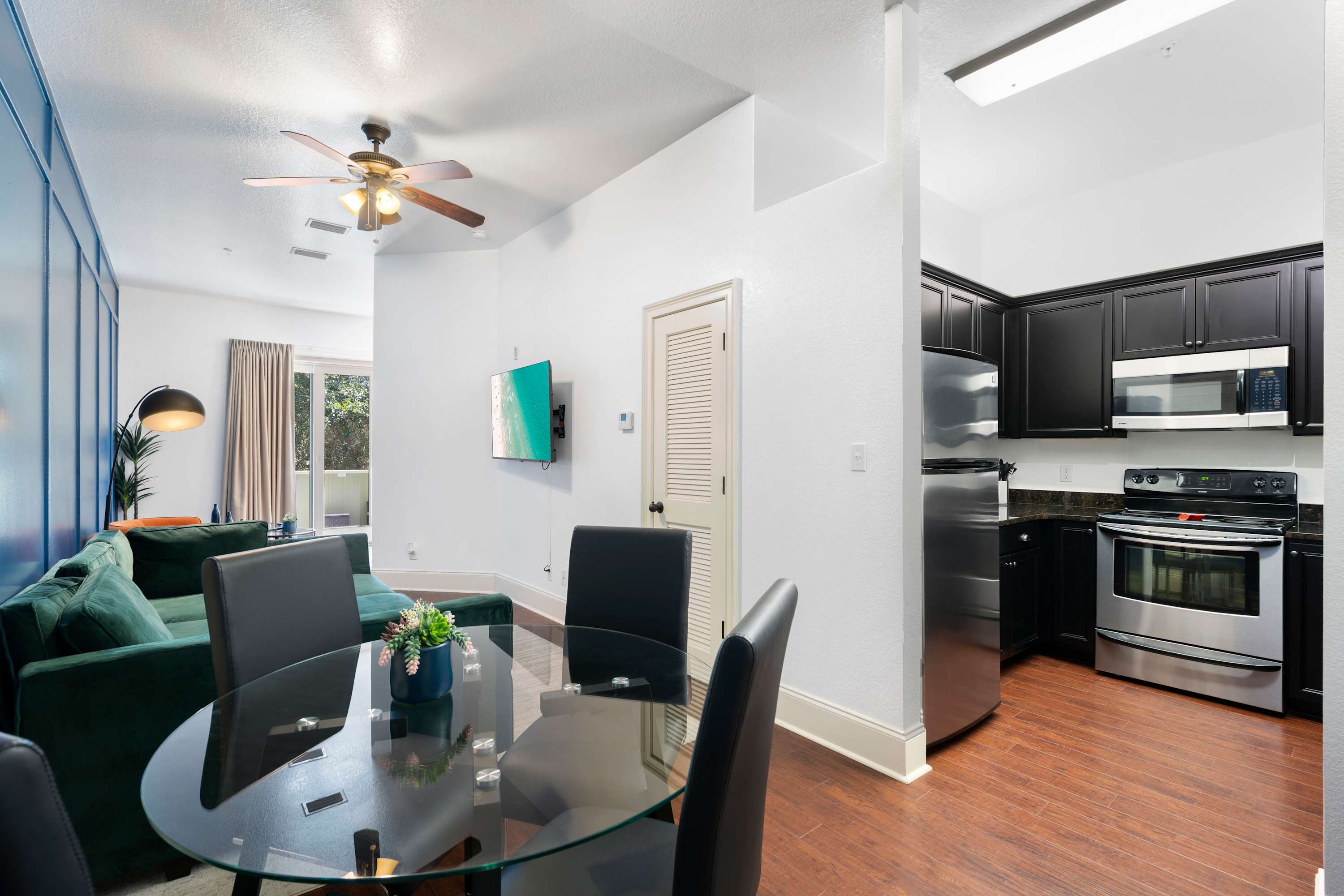 30A Inn Suites Studio King Suite 202