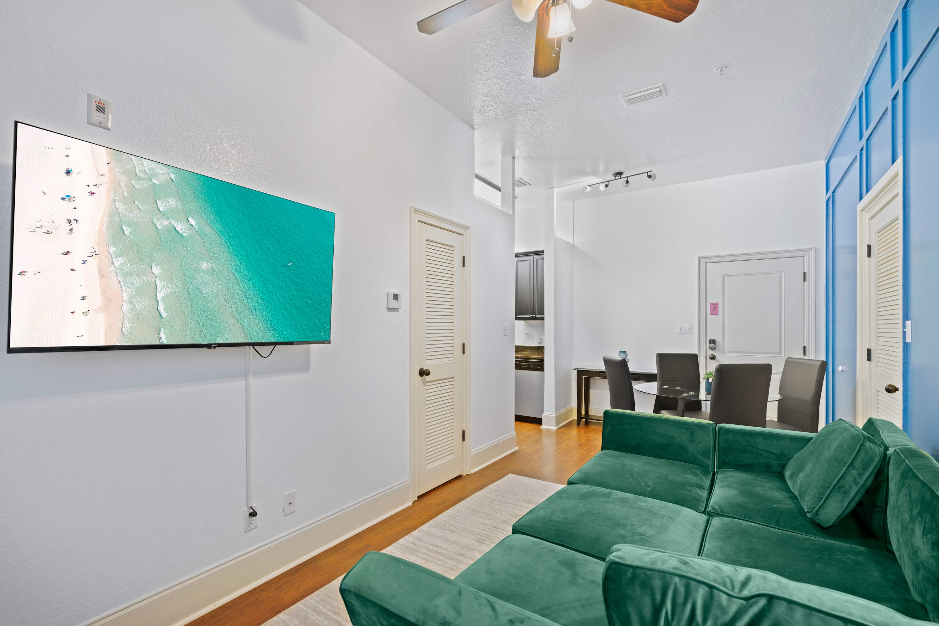 30A Inn Suites Studio King Suite 202 | Photo 5