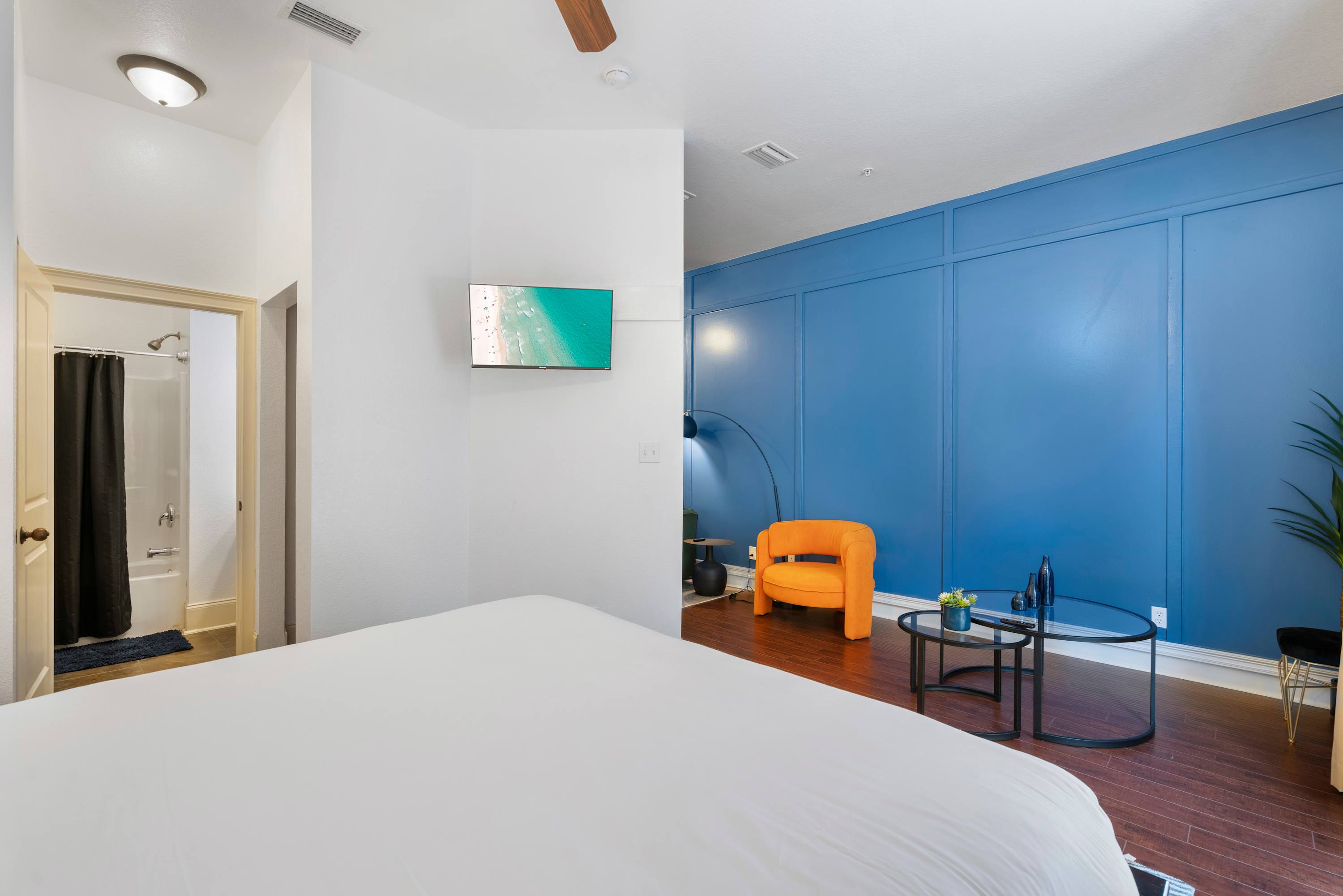 30A Inn Suites Studio King Suite 202 | Photo 7