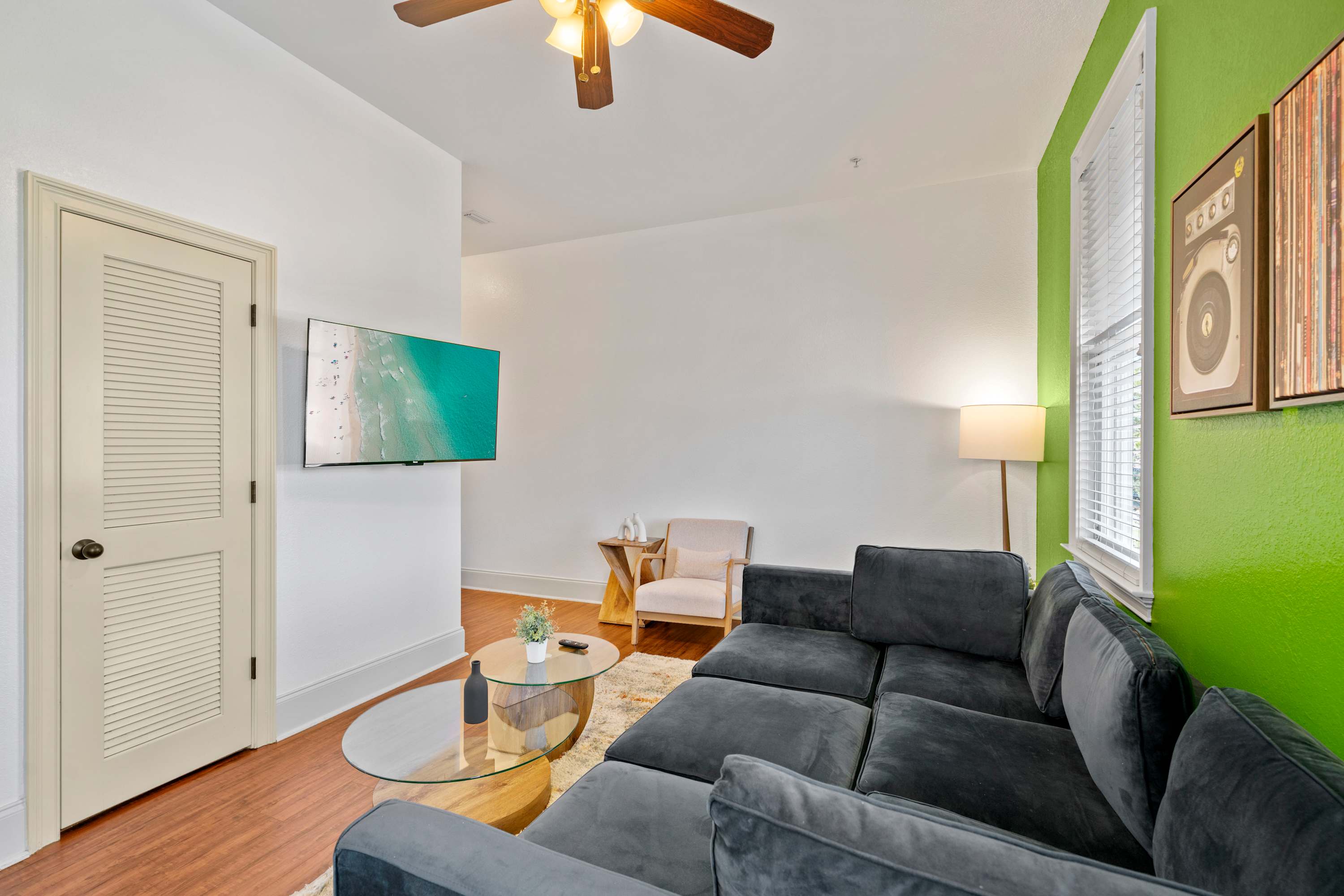 30A Inn Suites Signature King Suite 203 | Photo 3