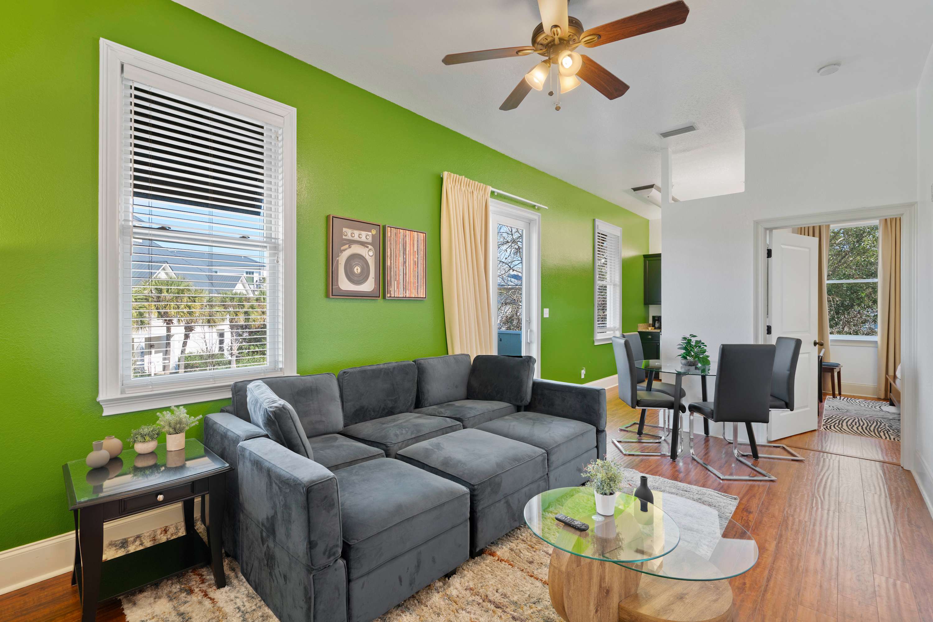 30A Inn Suites Signature King Suite 203