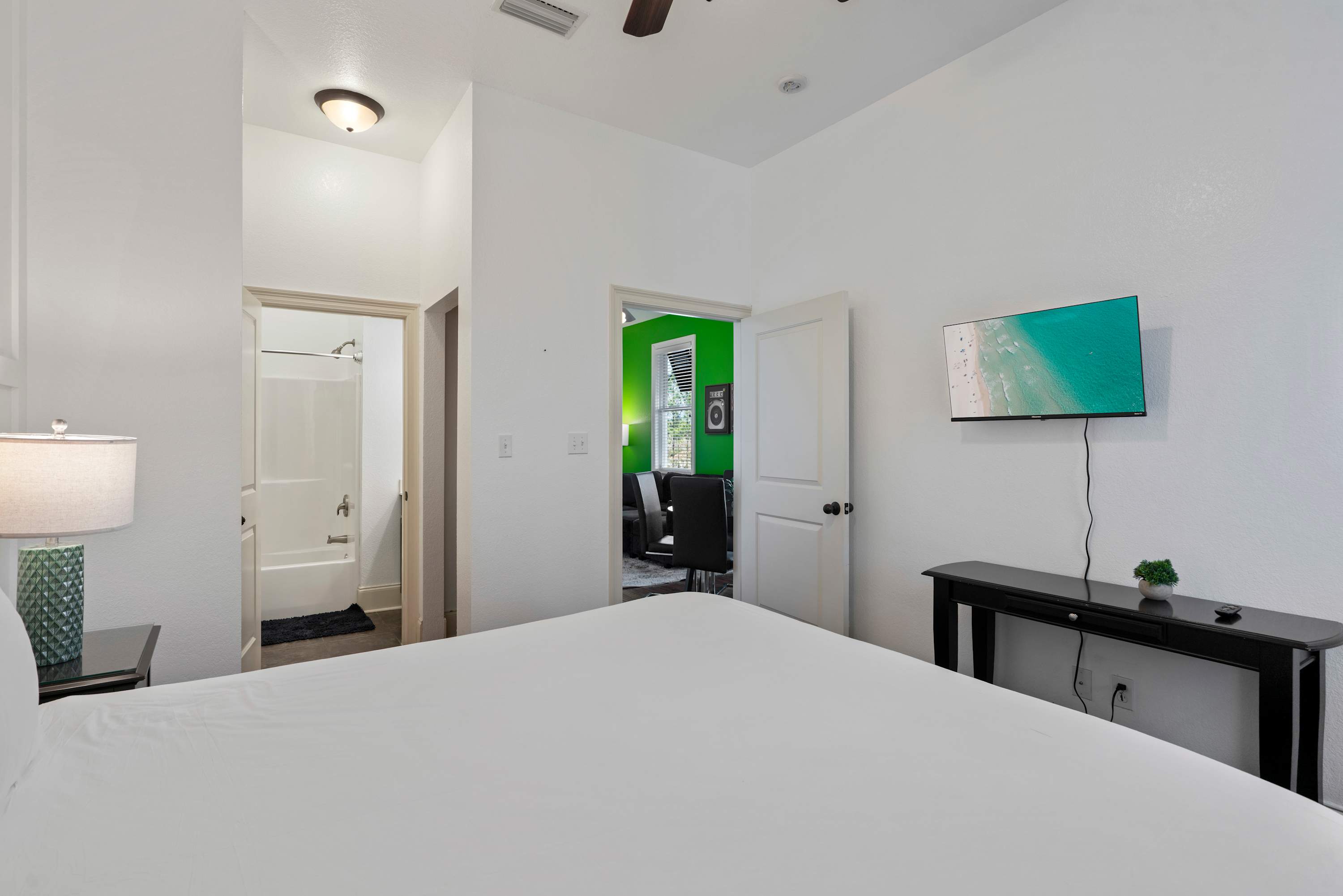 30A Inn Suites Signature King Suite 203 | Photo 8