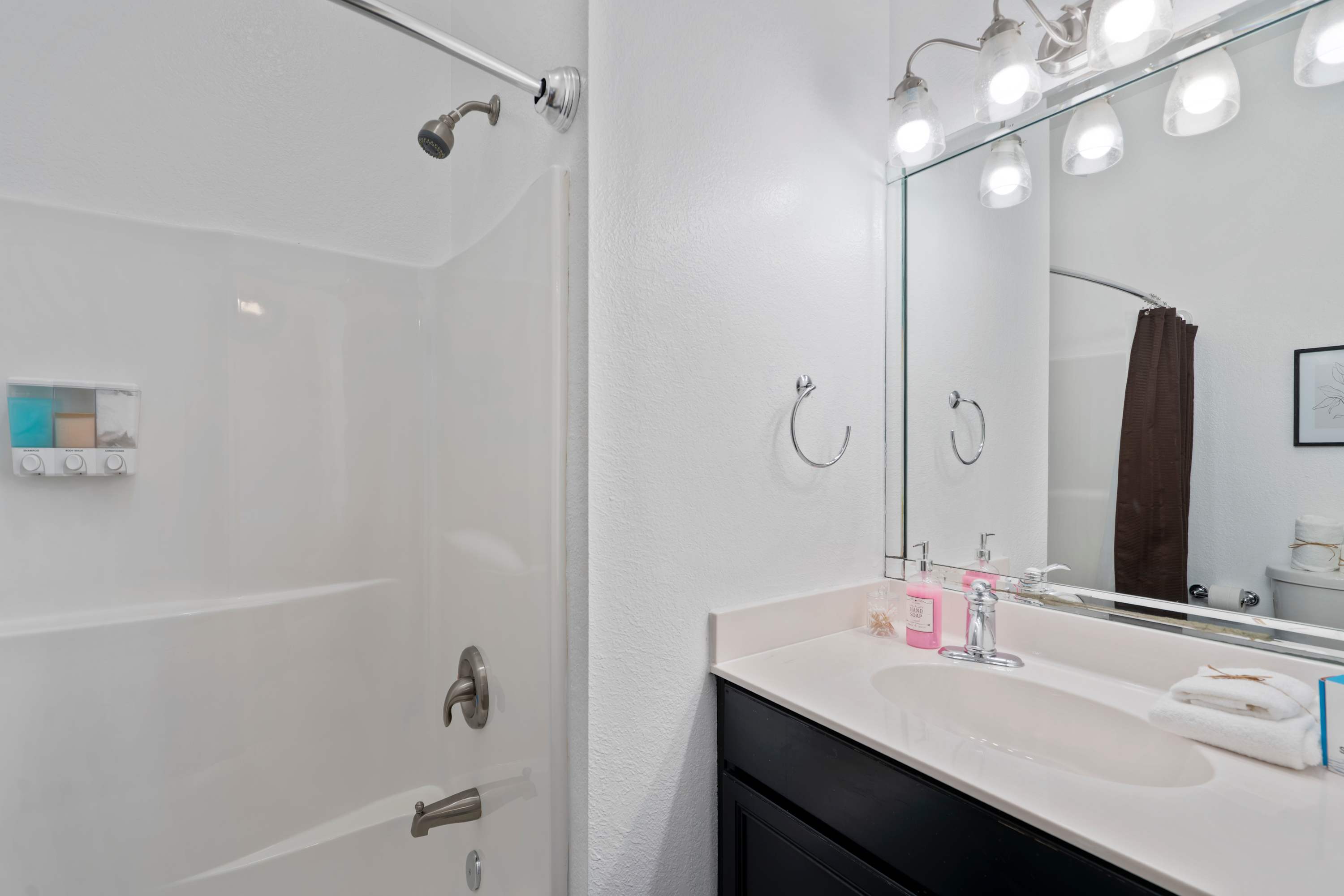 30A Inn Suites Signature King Suite 203 | Photo 10