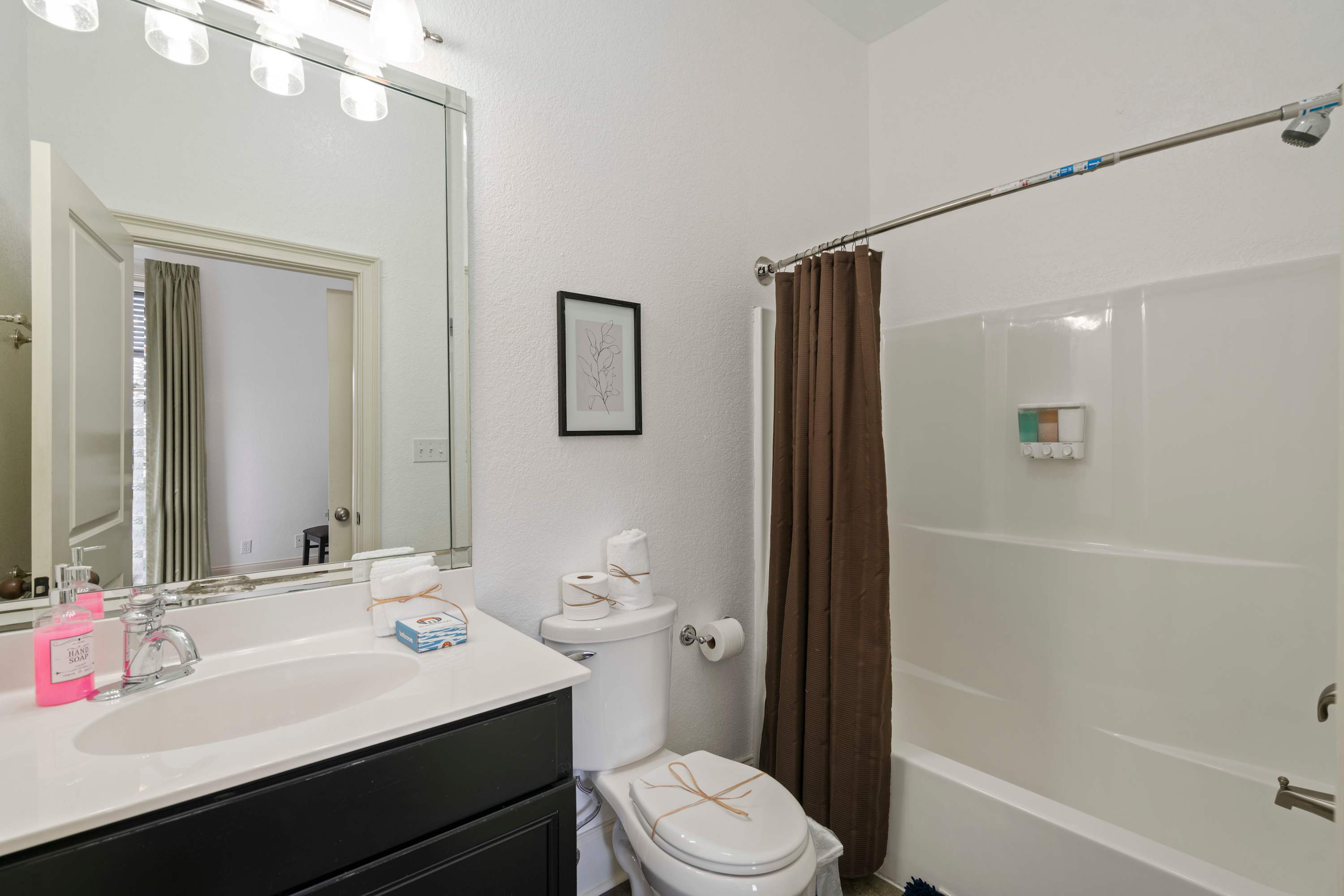 30A Inn Suites Signature King Suite 204 | Photo 8