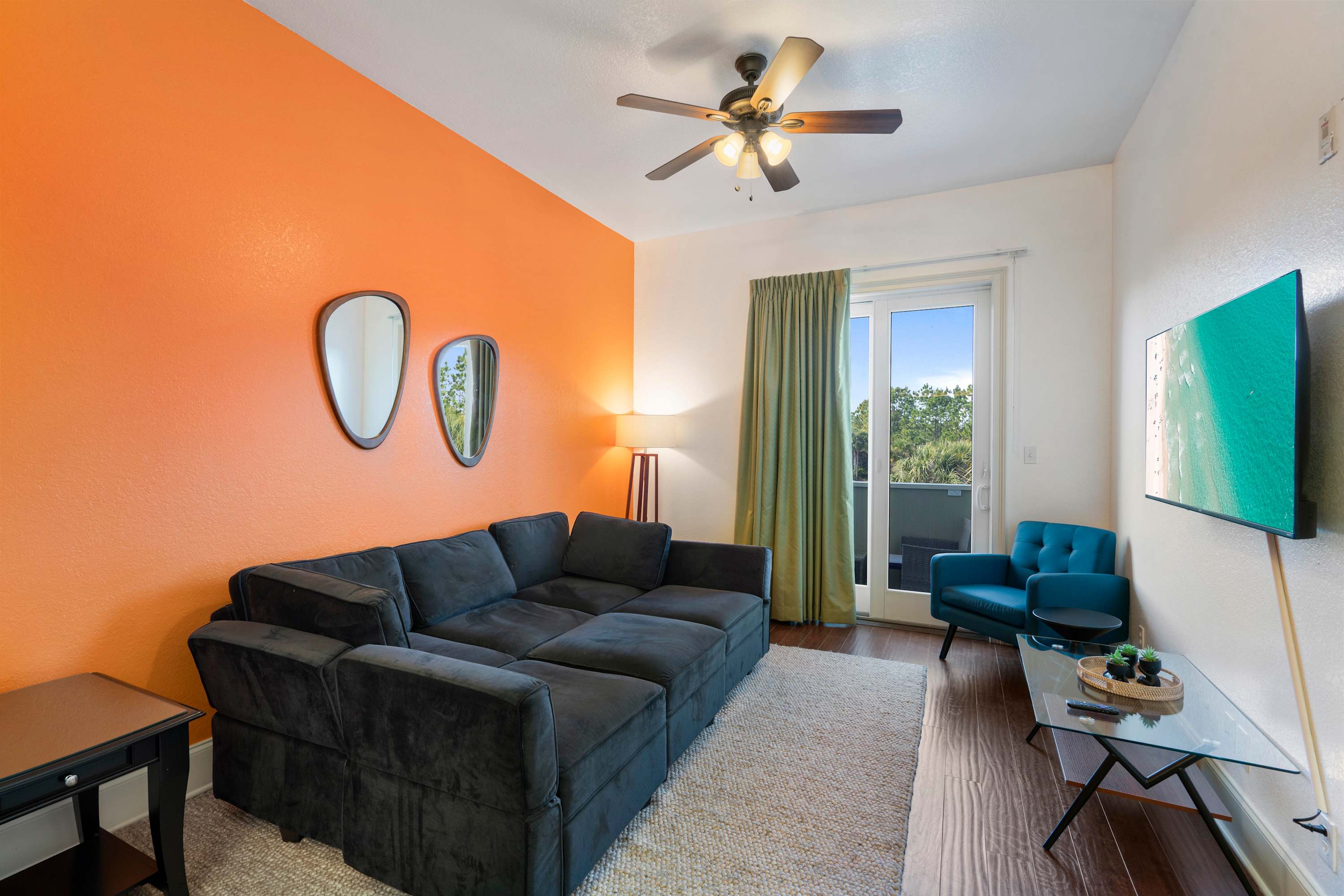30A Inn Suites Signature King Suite 205 | Photo 6