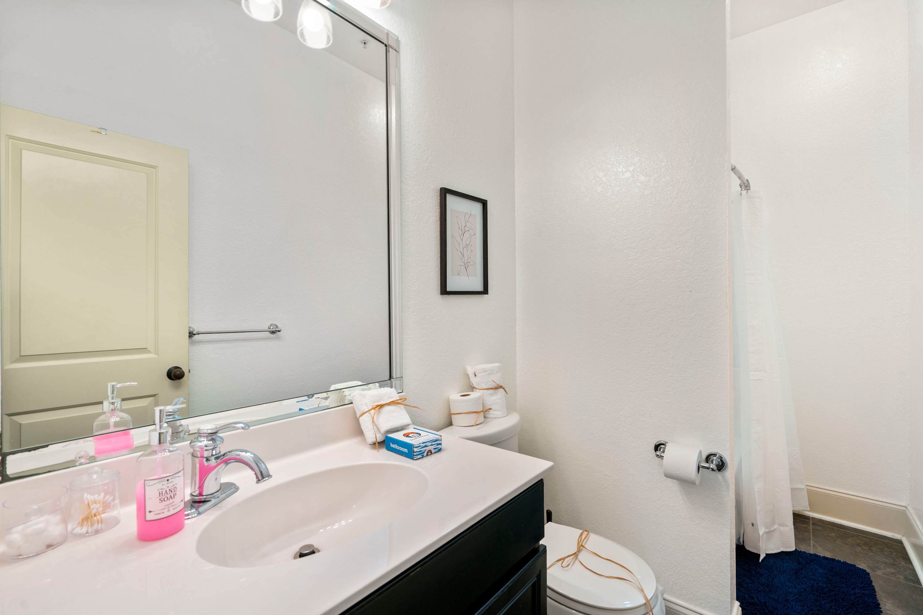 30A Inn Suites Signature King Suite 205 | Photo 10