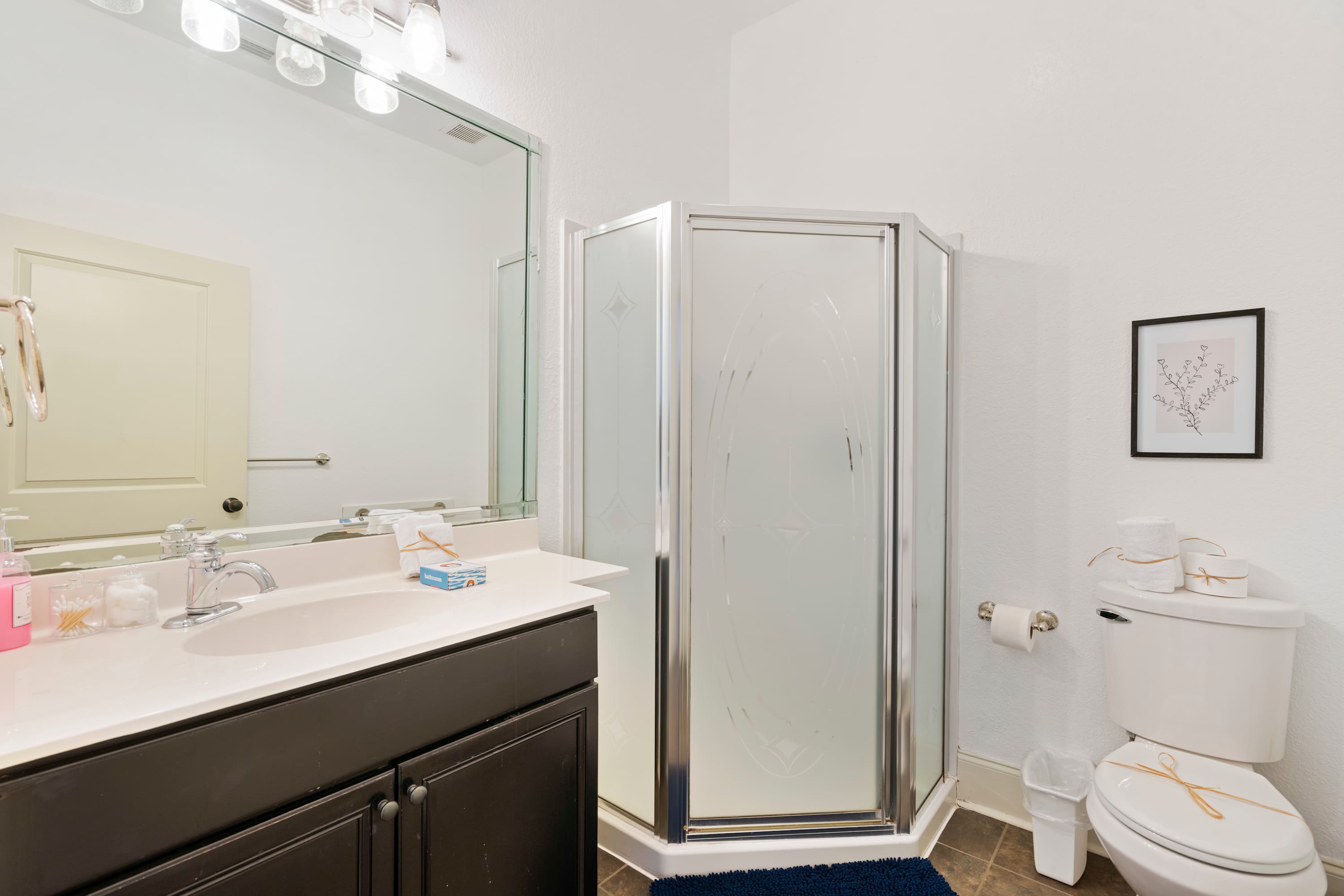 30A Inn Suites Uptown King Suite 301 | Photo 2