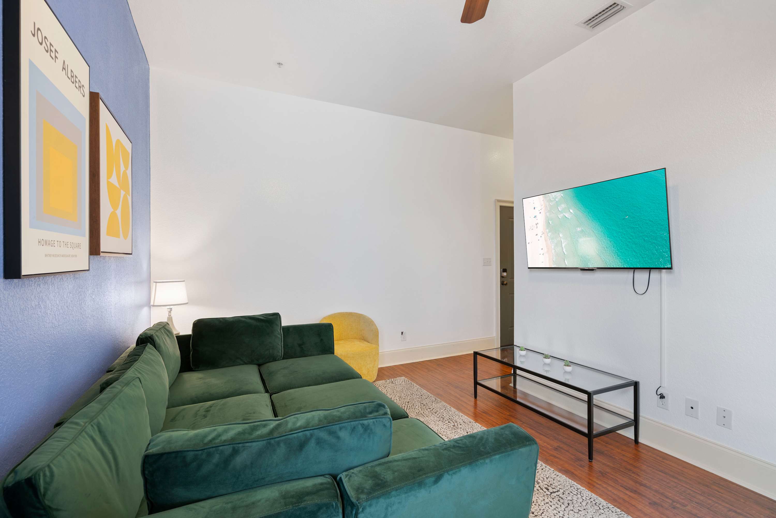 30A Inn Suites Uptown King Suite 301 | Photo 4