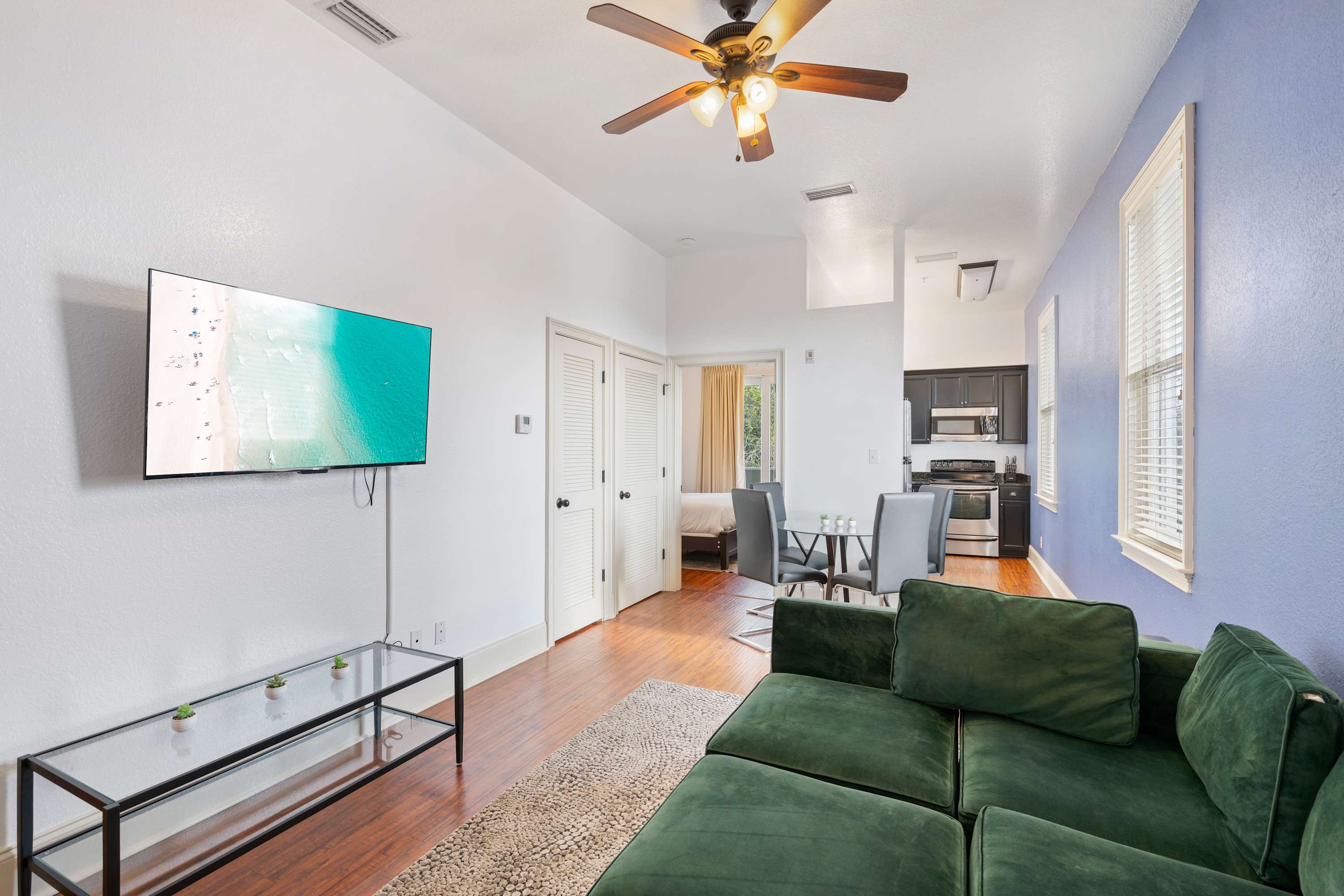 30A Inn Suites Uptown King Suite 301 | Photo 3