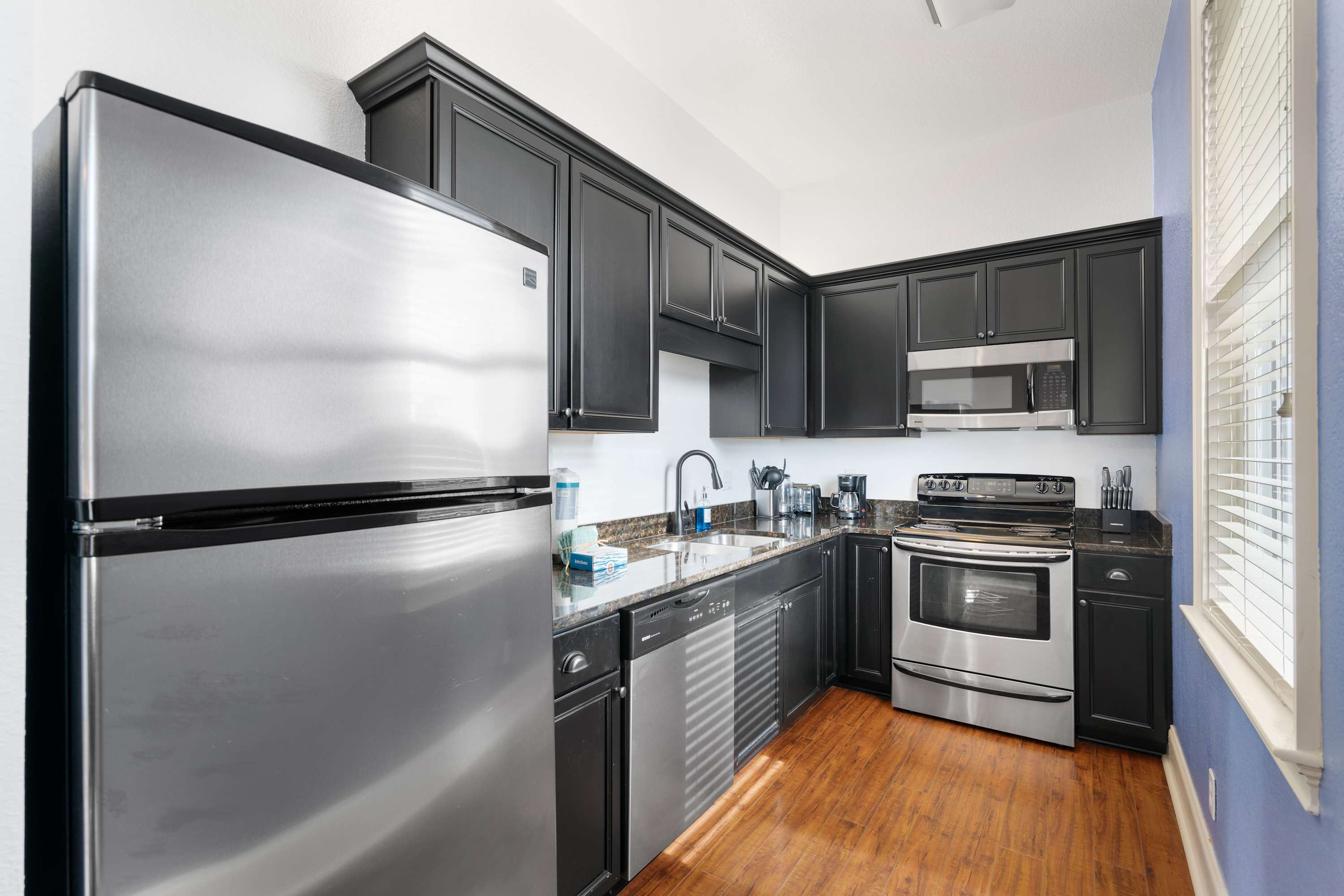 30A Inn Suites Uptown King Suite 301 | Photo 7